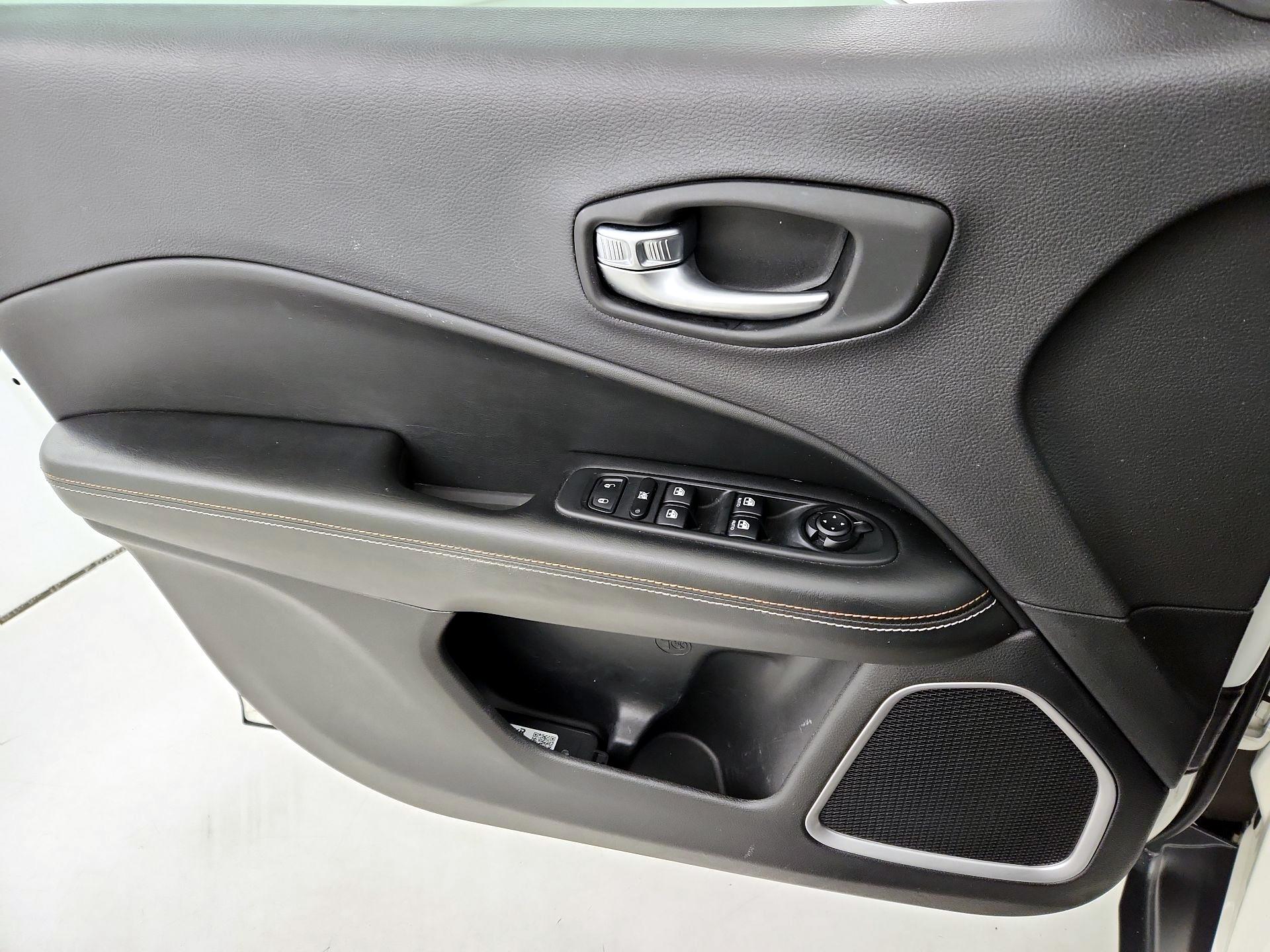 Thumbnail: 2018 Jeep Compass - 12