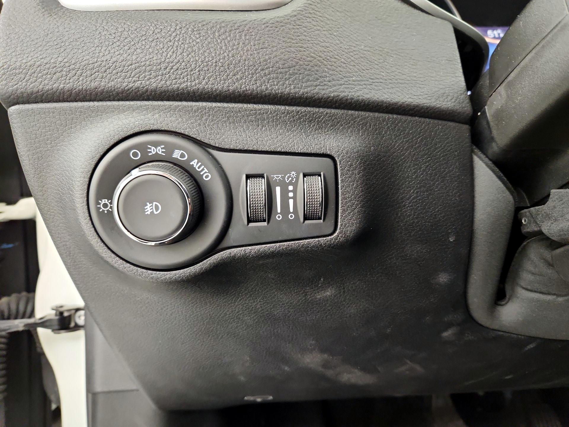 Thumbnail: 2018 Jeep Compass - 13