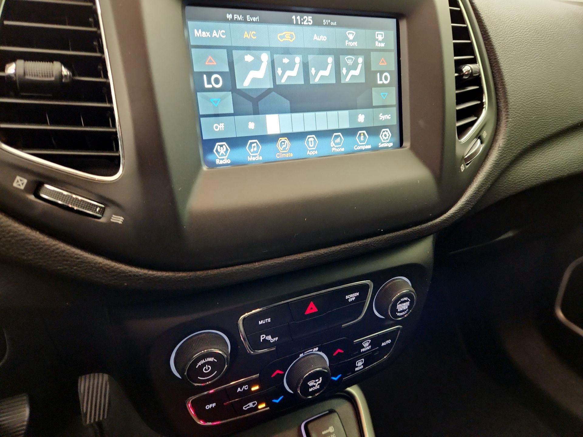 Thumbnail: 2018 Jeep Compass - 16