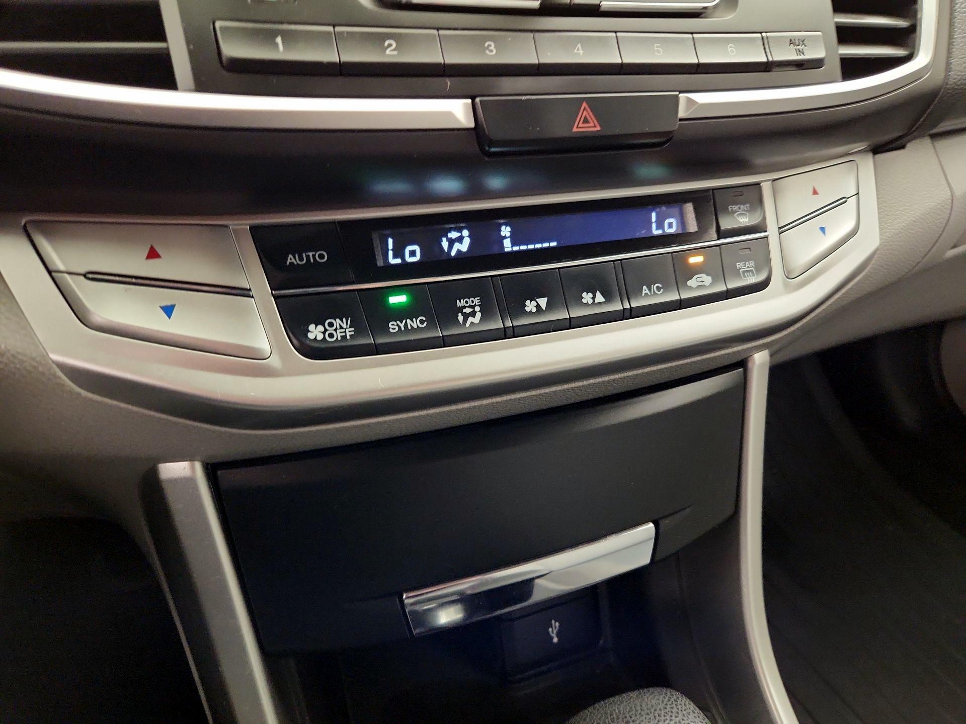 Thumbnail: 2015 Honda Accord - 16