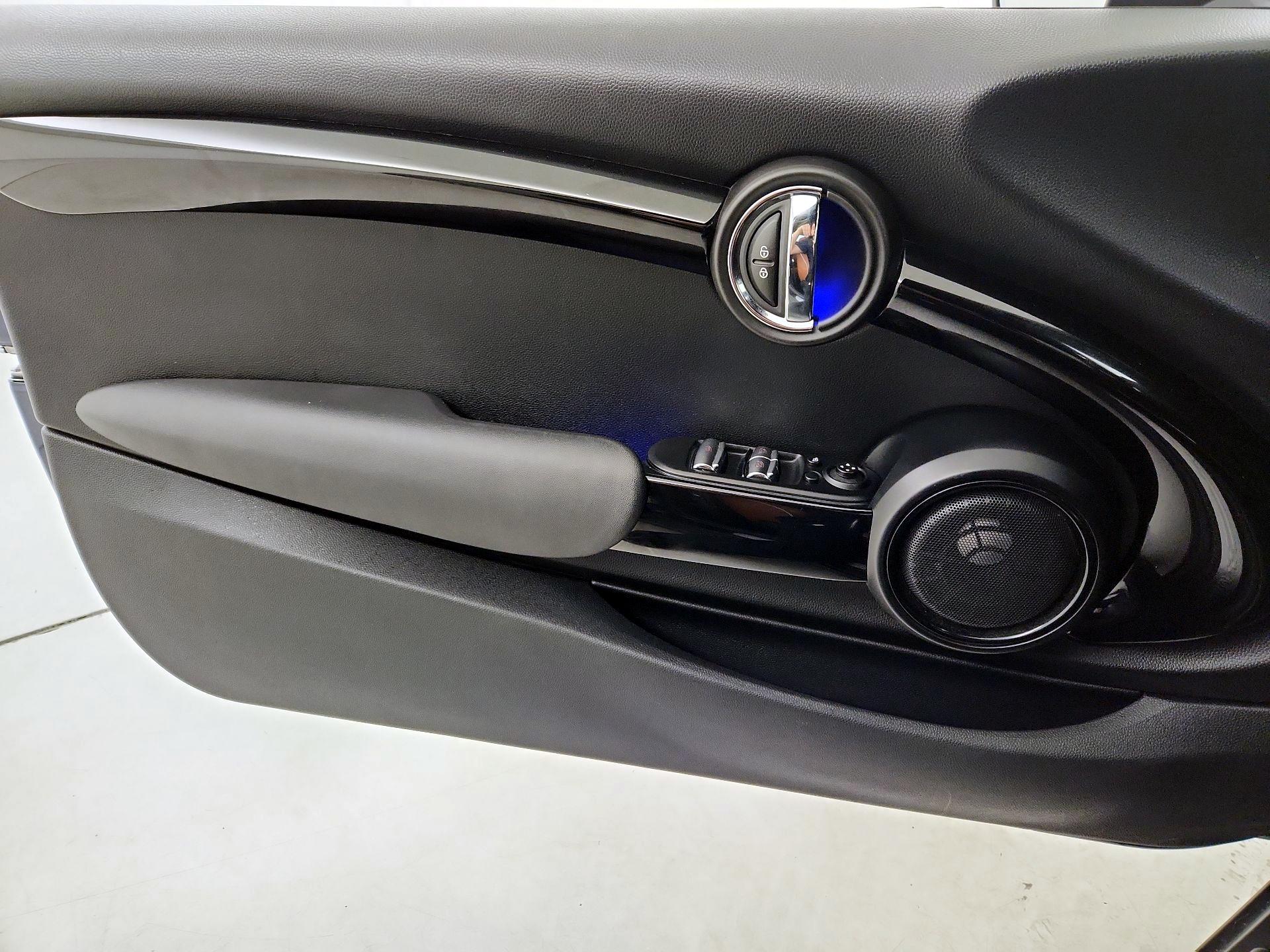 Thumbnail: 2017 MINI Cooper - 12