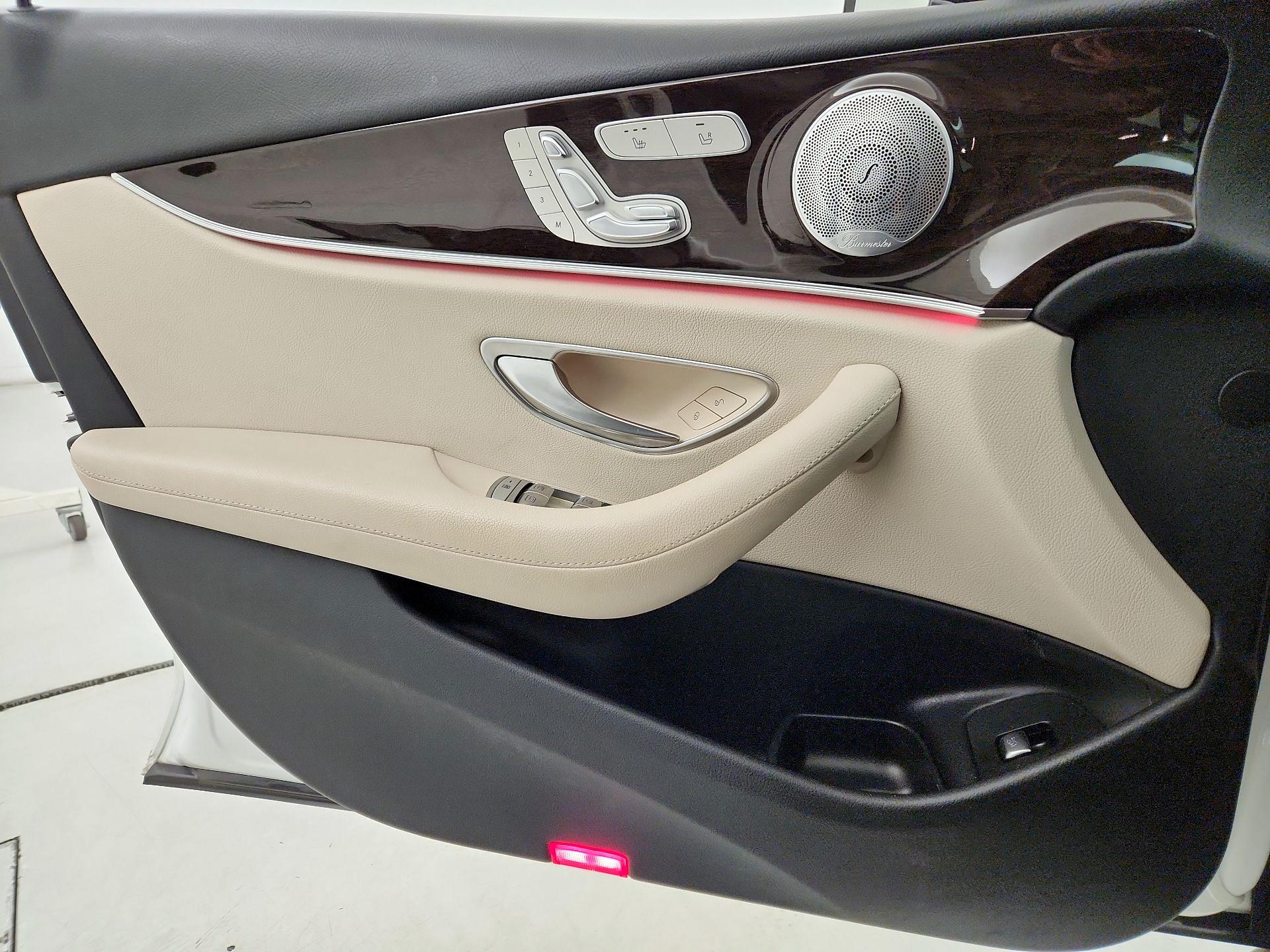 Thumbnail: 2020 Mercedes-Benz E-Class - 12