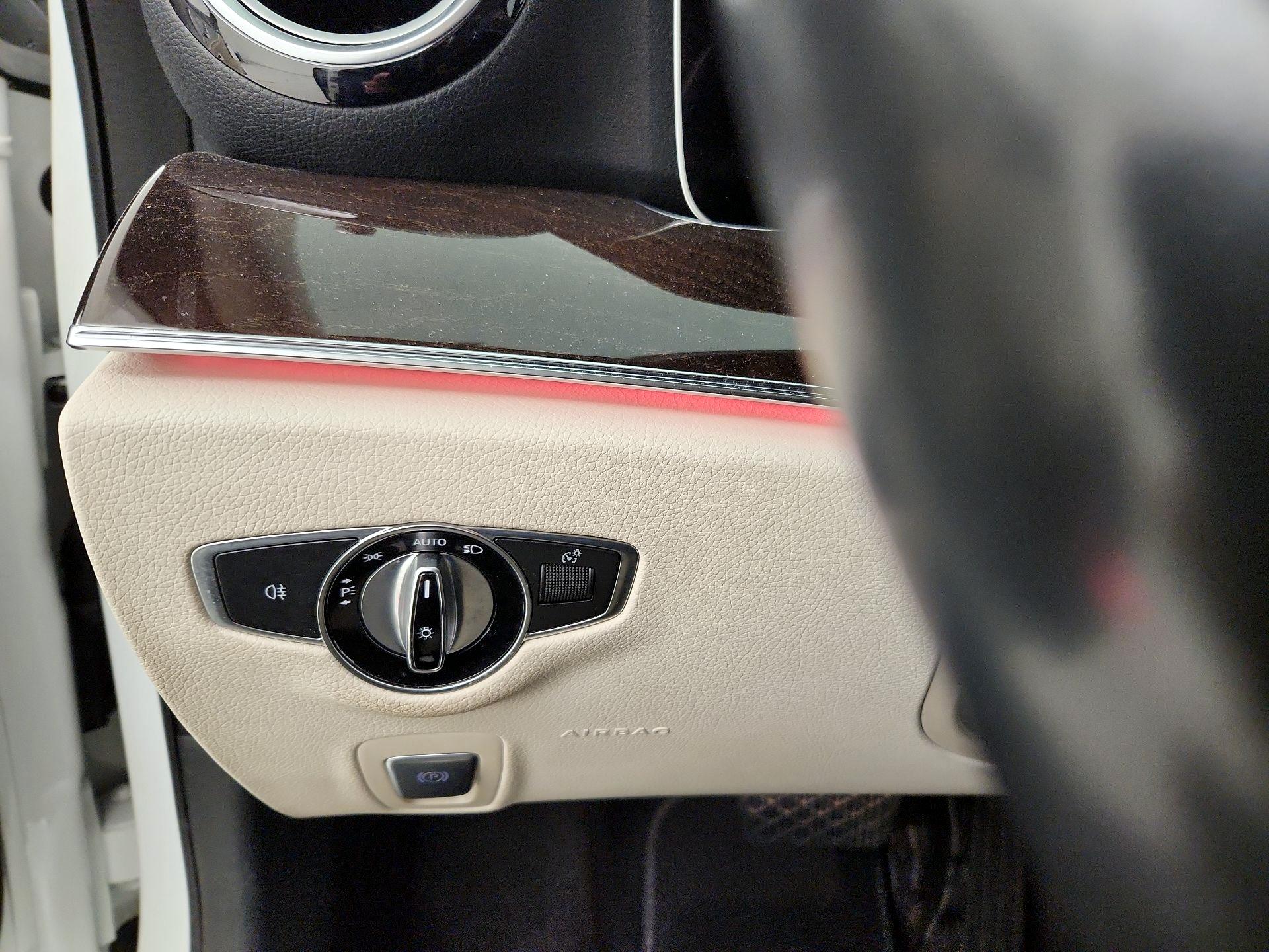 Thumbnail: 2020 Mercedes-Benz E-Class - 13