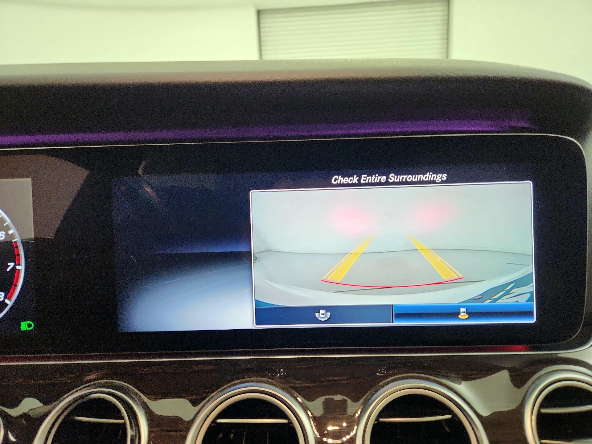 Thumbnail: 2020 Mercedes-Benz E-Class - 15