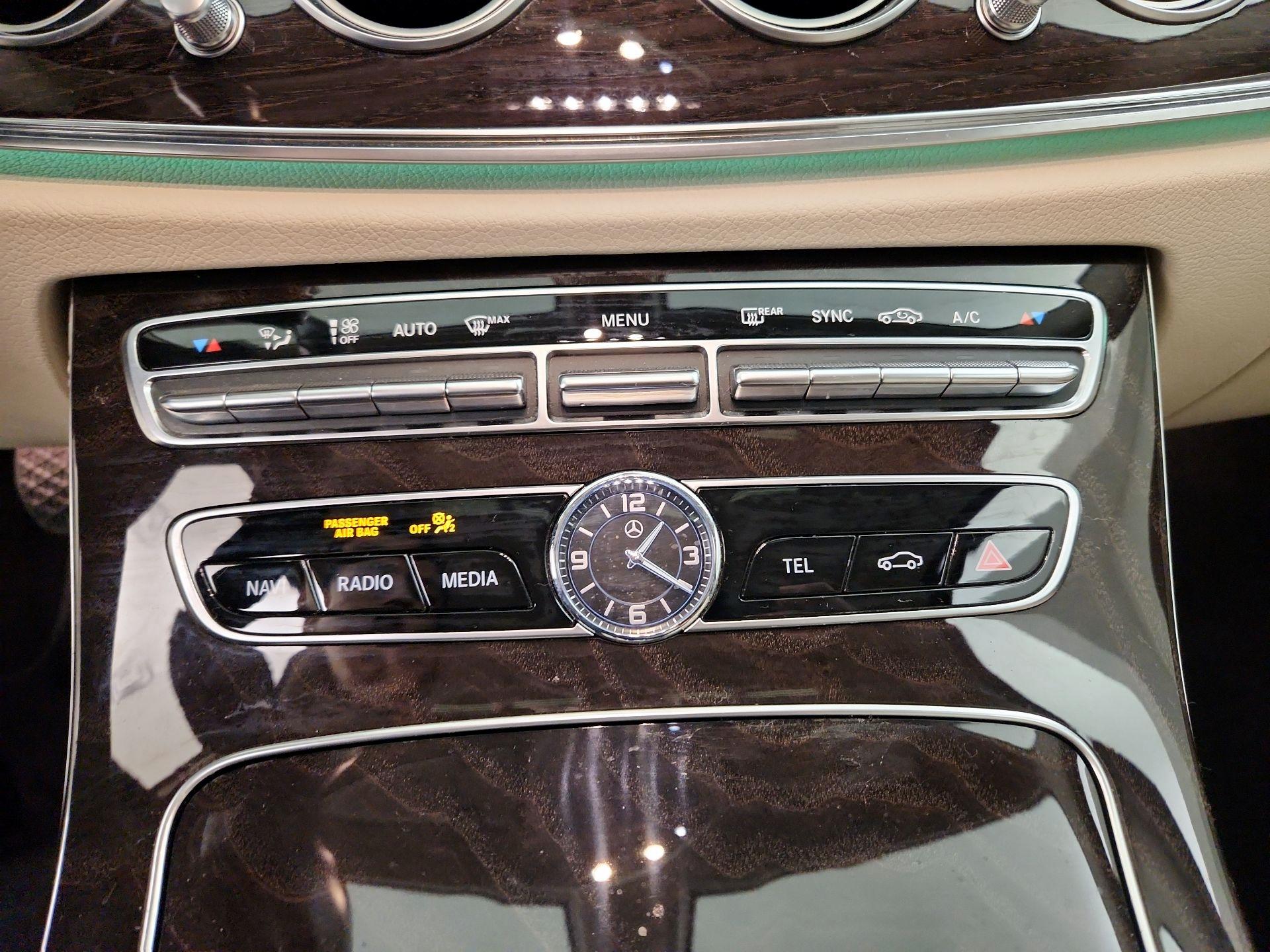 Thumbnail: 2020 Mercedes-Benz E-Class - 17