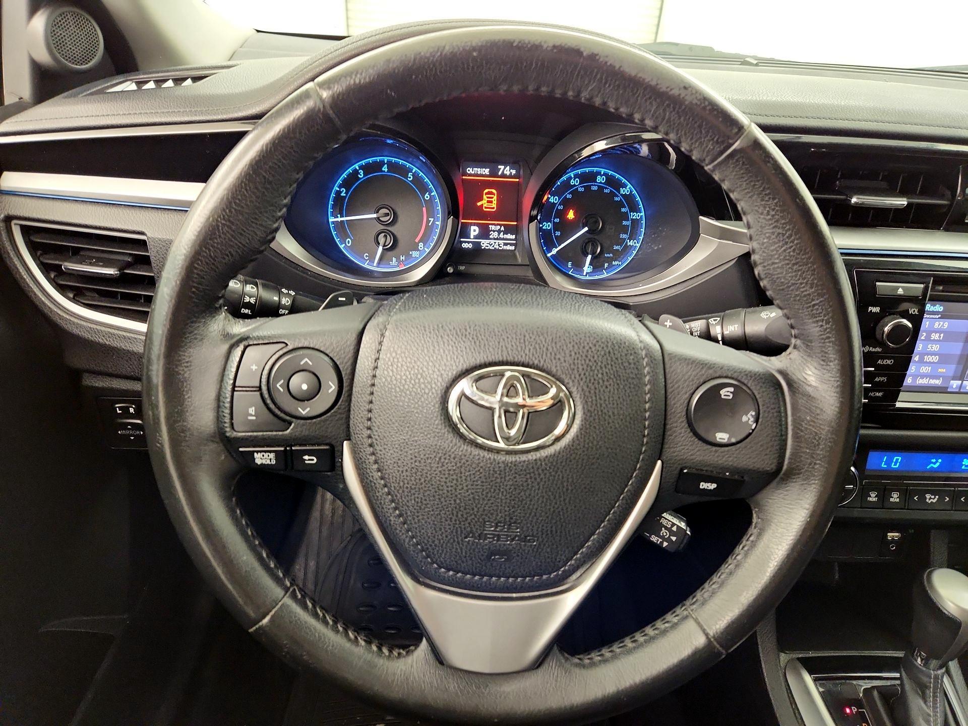 Thumbnail: 2015 Toyota Corolla - 10