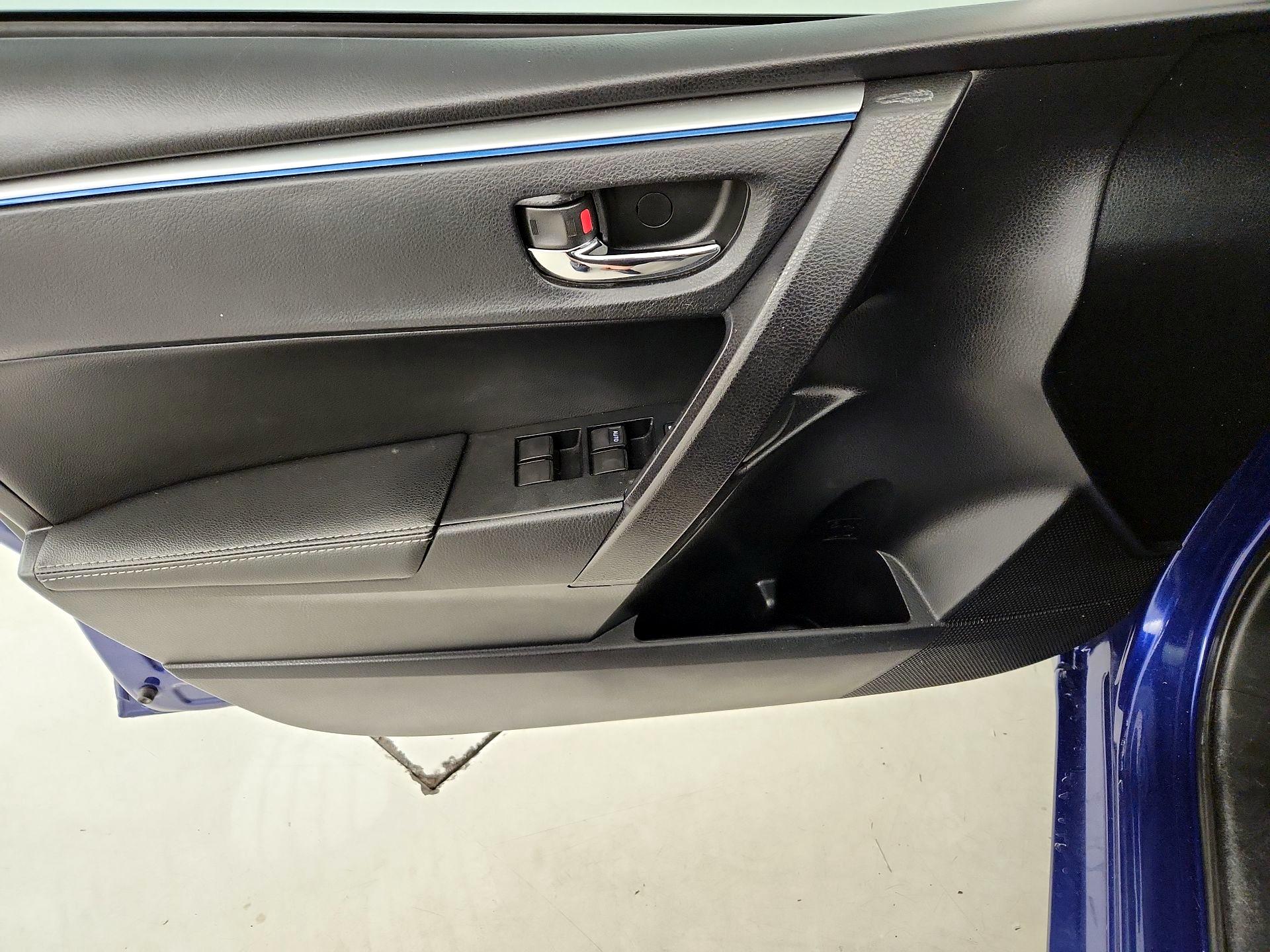 Thumbnail: 2015 Toyota Corolla - 12