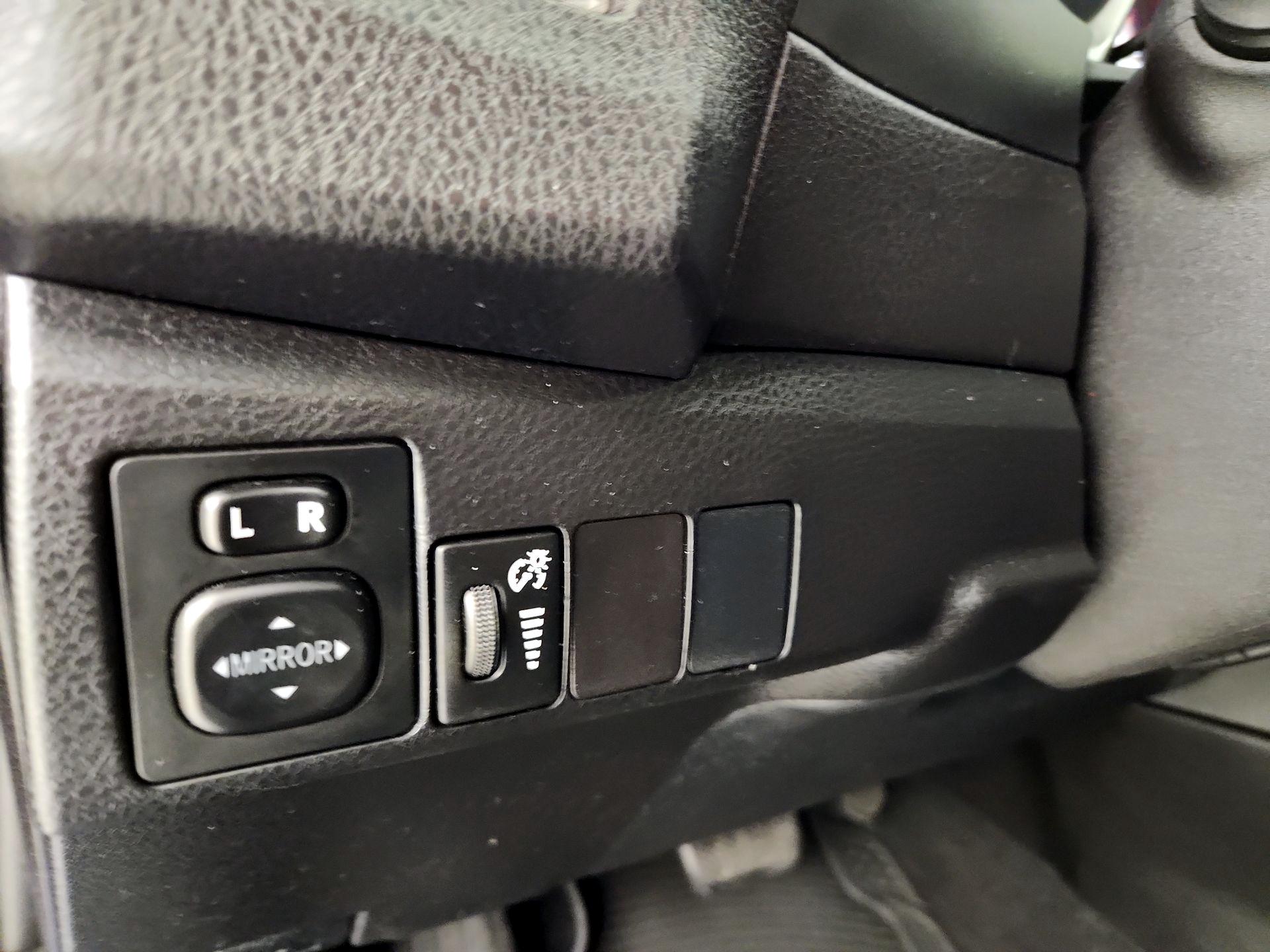 Thumbnail: 2015 Toyota Corolla - 13