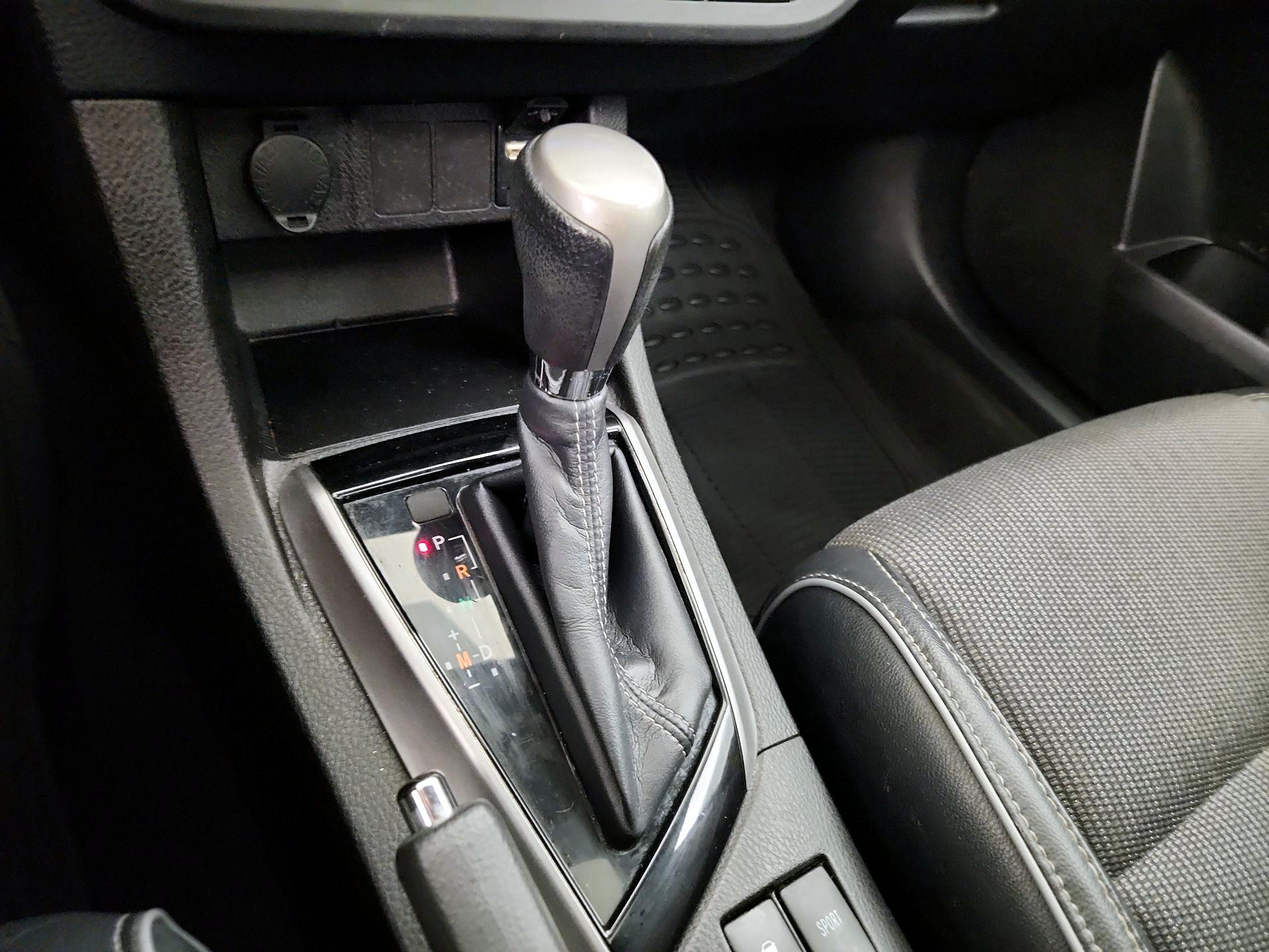 Thumbnail: 2015 Toyota Corolla - 17