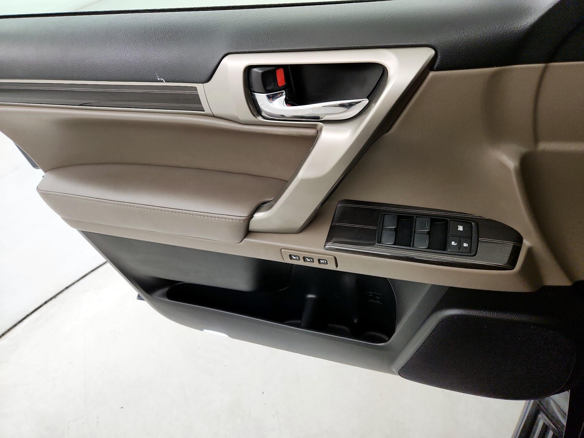 Thumbnail: 2020 Lexus GX - 12