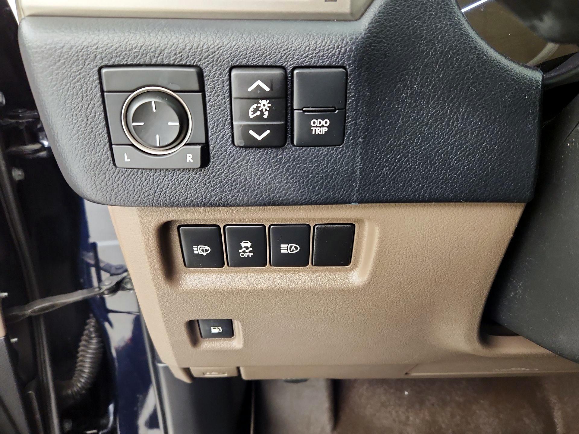 Thumbnail: 2020 Lexus GX - 13