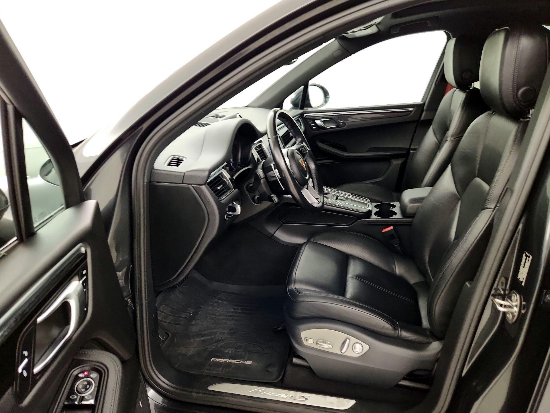 Thumbnail: 2017 Porsche Macan - 11