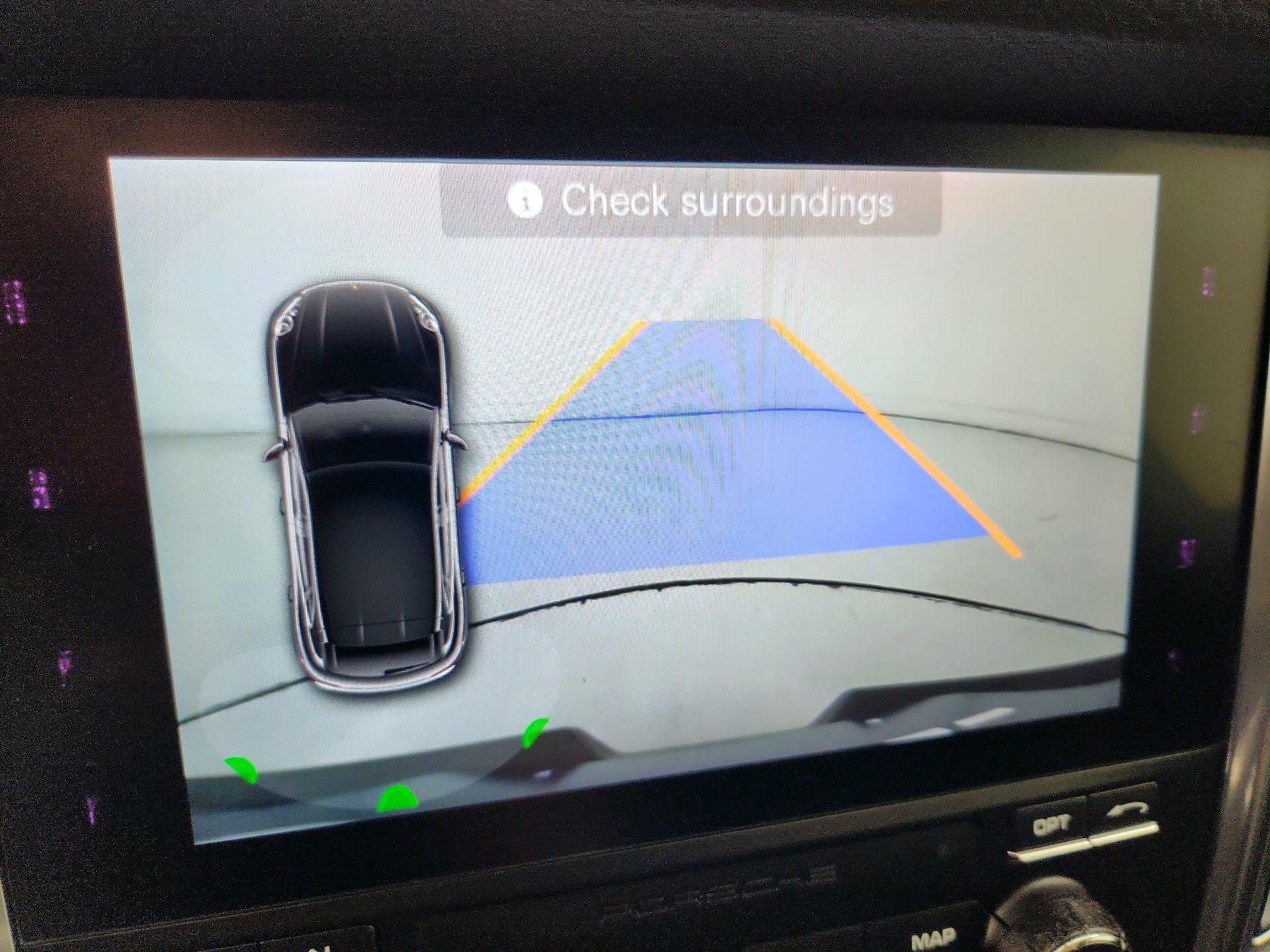 Thumbnail: 2017 Porsche Macan - 15