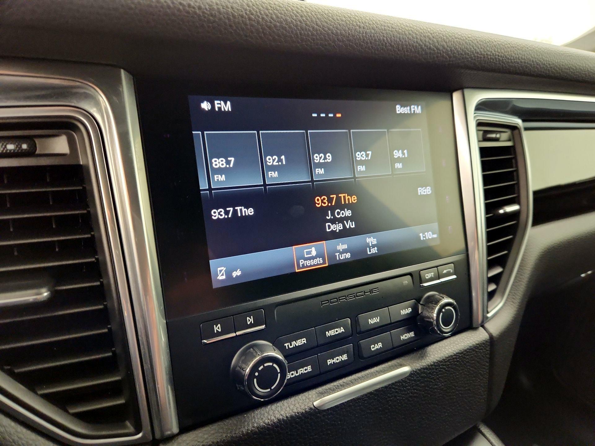 Thumbnail: 2017 Porsche Macan - 16