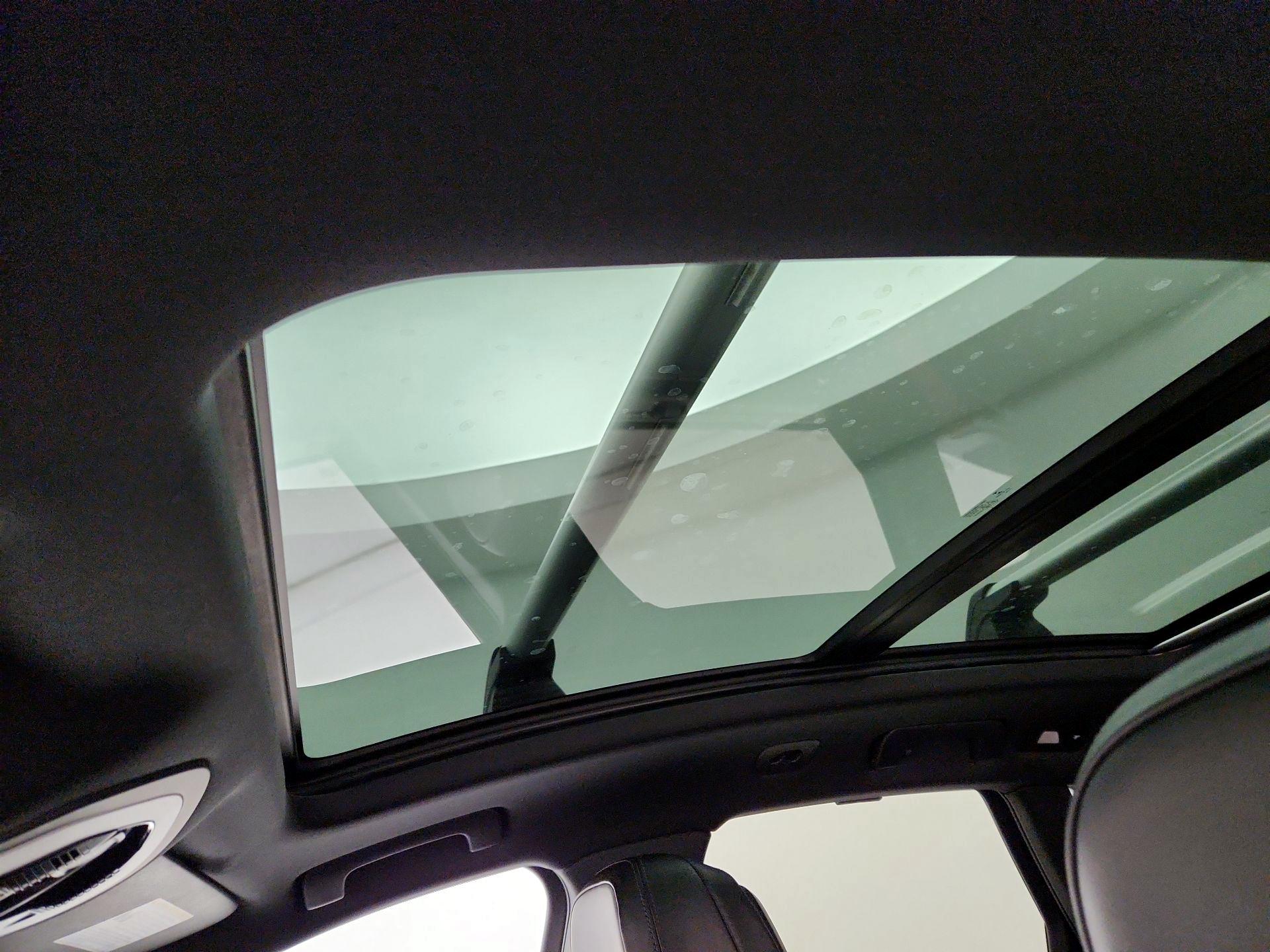 Thumbnail: 2017 Porsche Macan - 20