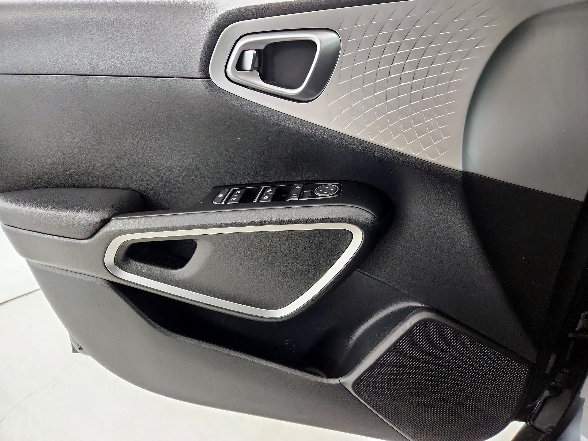 Thumbnail: 2023 Kia Soul - 12