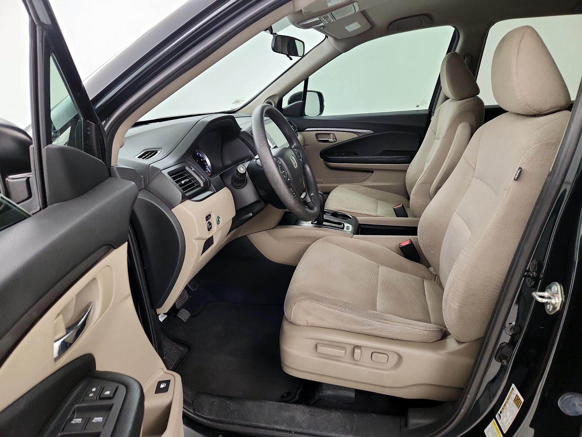 Thumbnail: 2016 Honda Pilot - 11