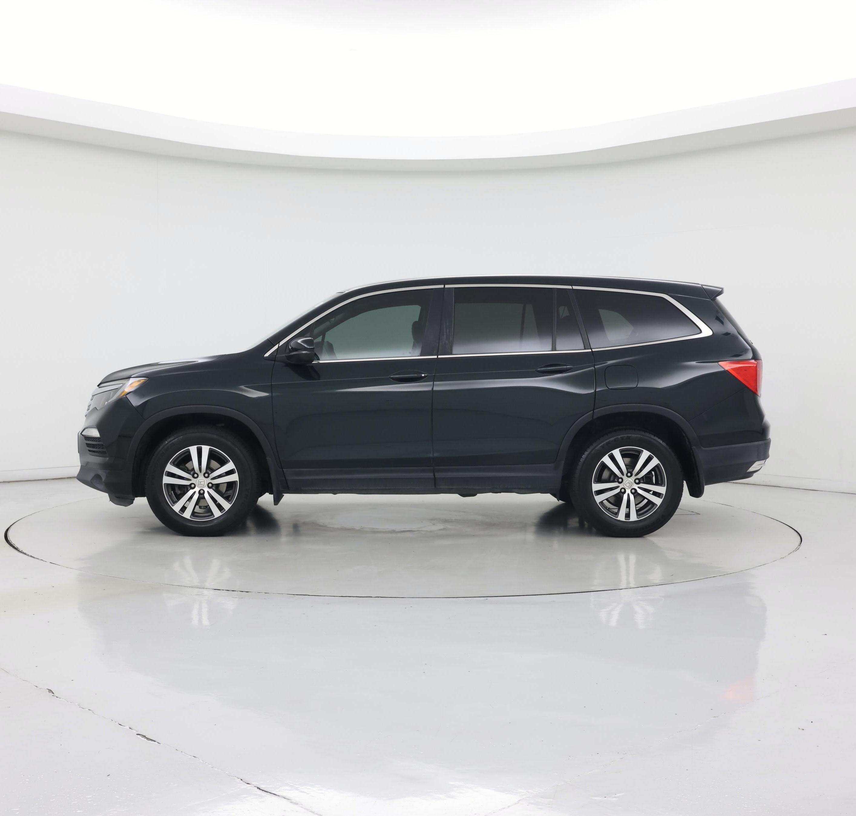 Thumbnail: 2016 Honda Pilot - 3