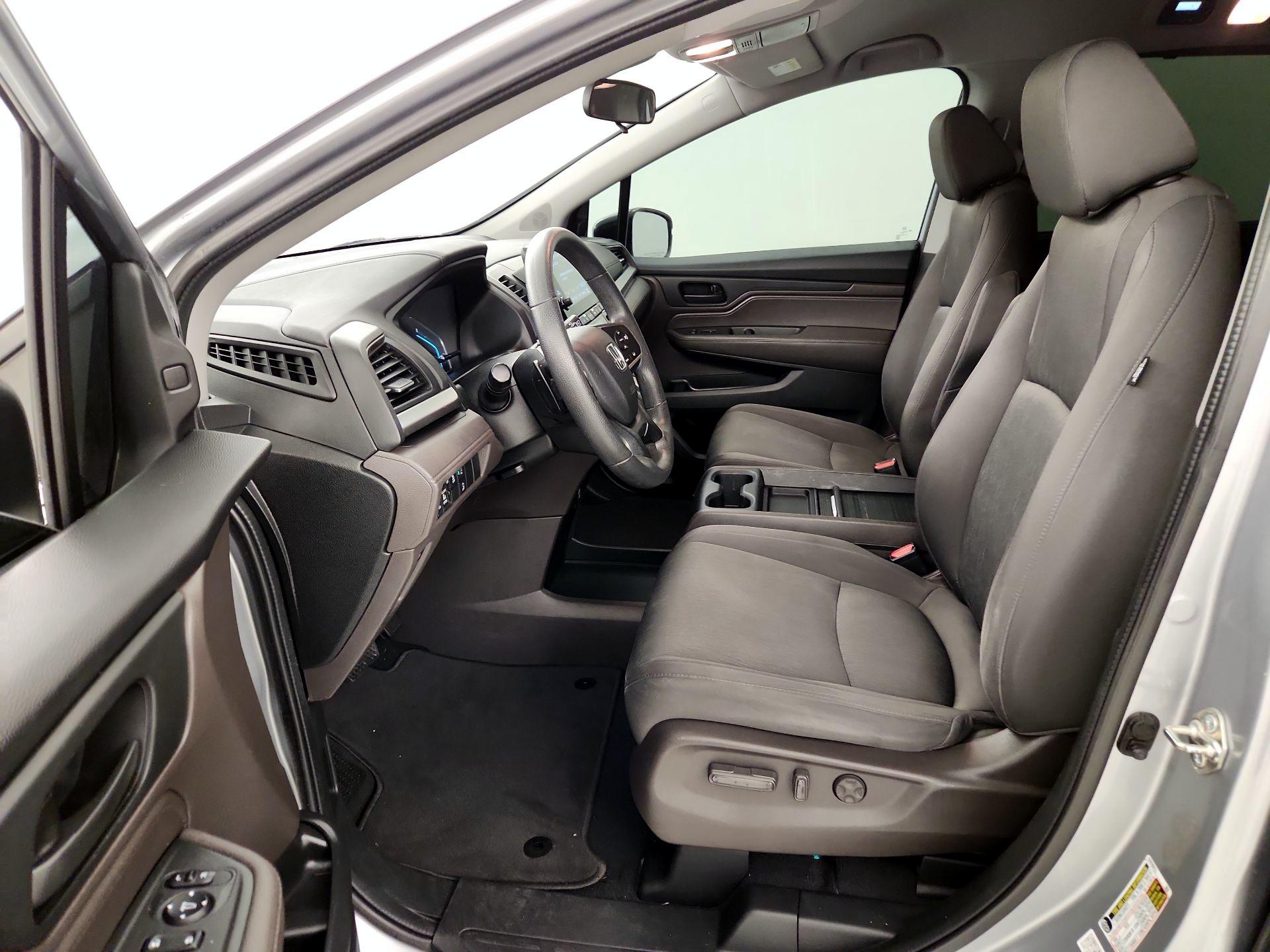 Thumbnail: 2018 Honda Odyssey - 11