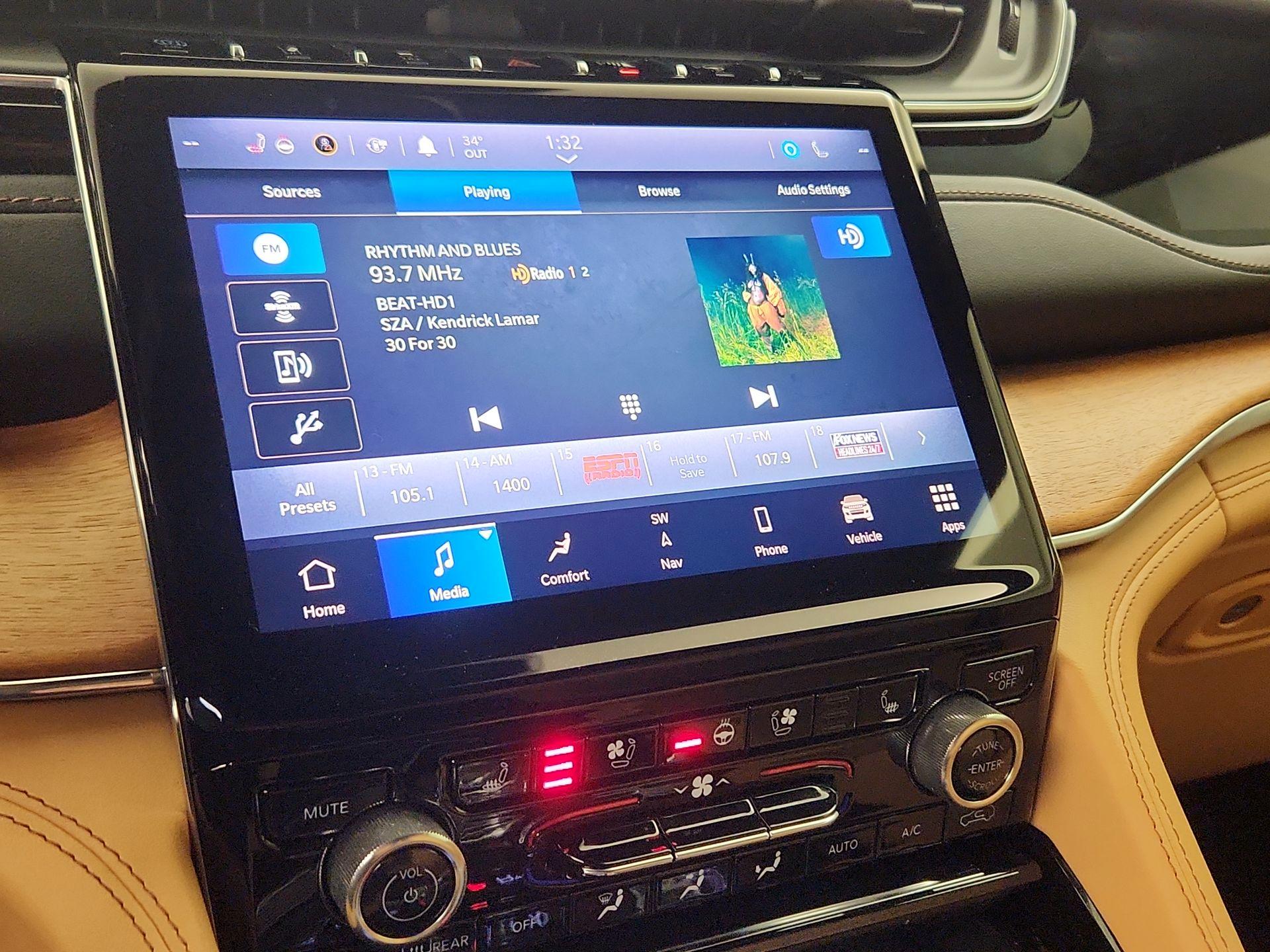 Thumbnail: 2023 Jeep Grand Cherokee - 16