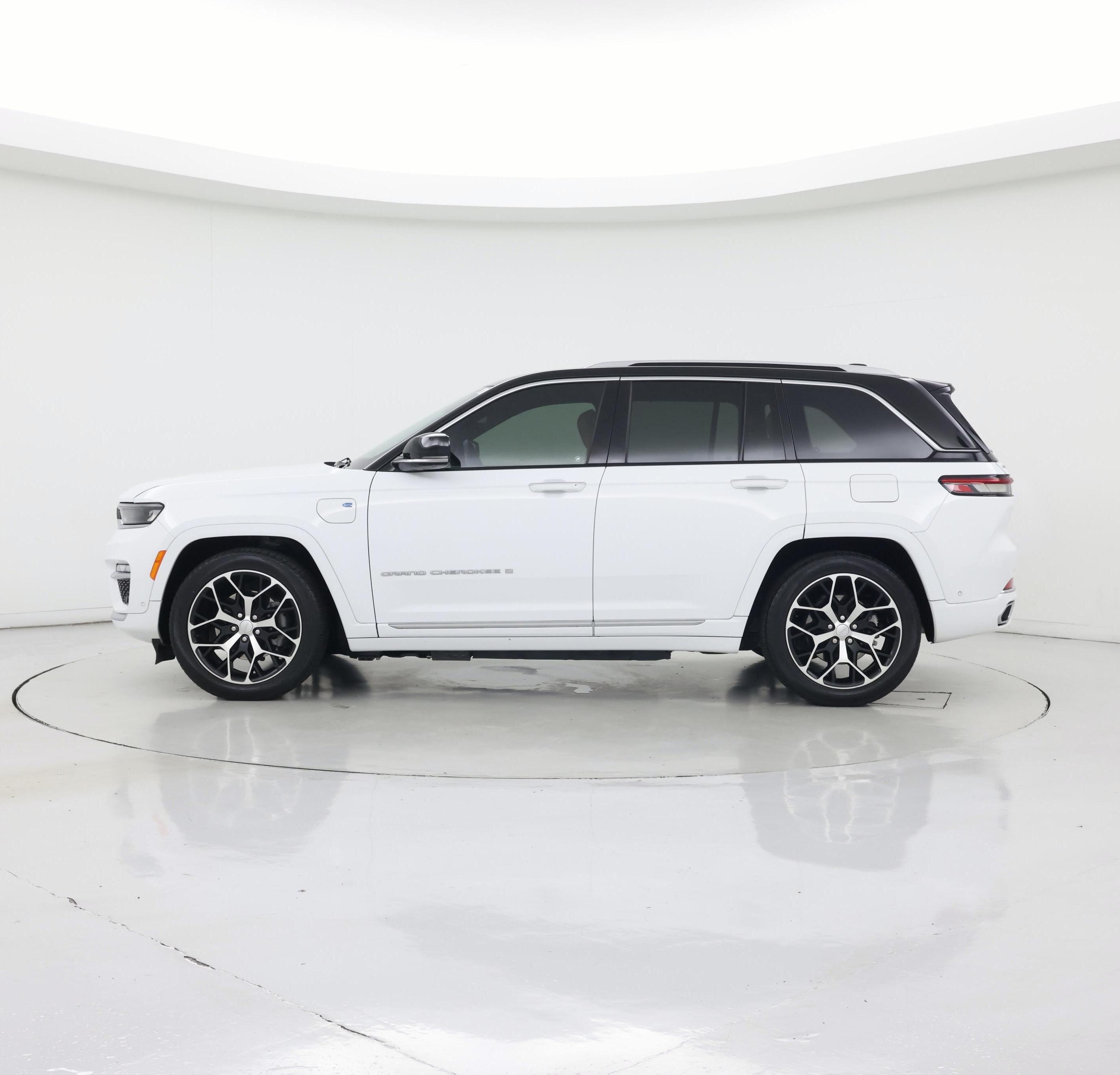 Thumbnail: 2023 Jeep Grand Cherokee - 3