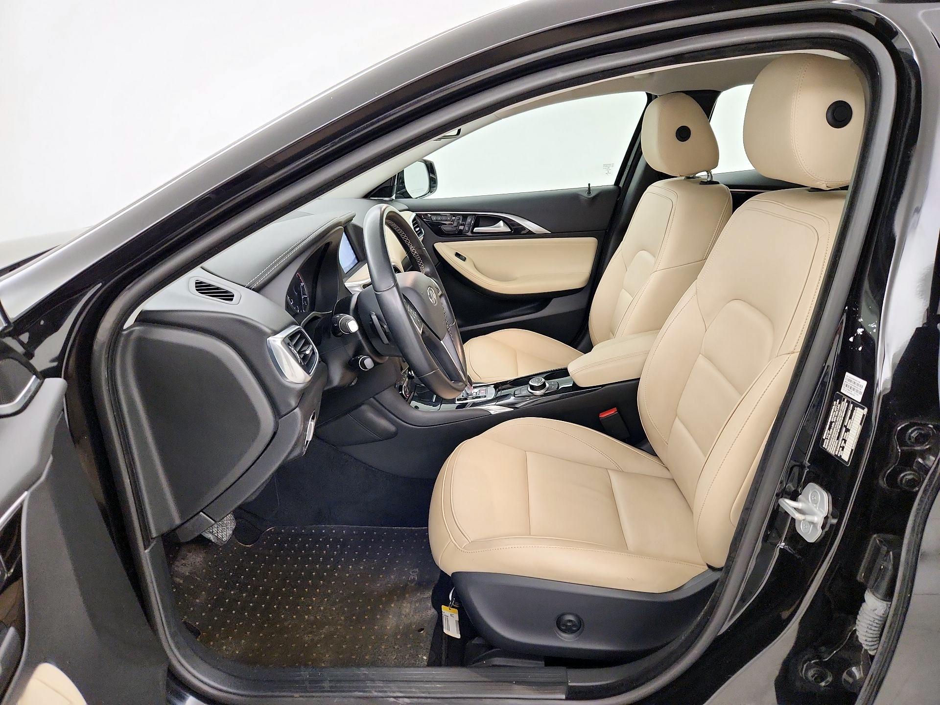 Thumbnail: 2018 INFINITI QX30 - 11