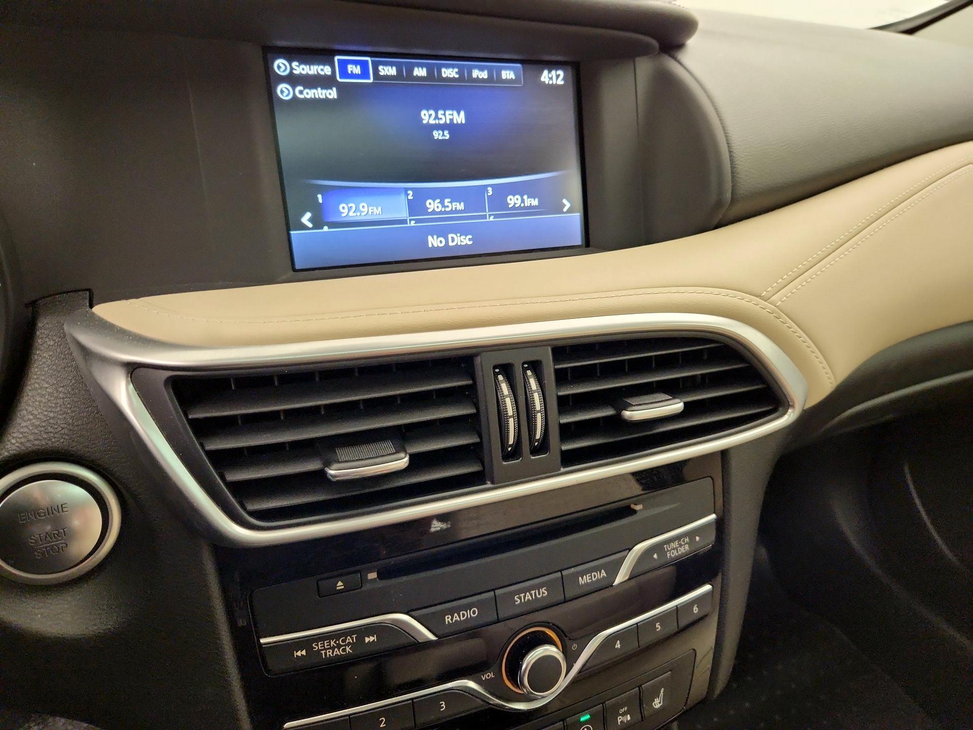 Thumbnail: 2018 INFINITI QX30 - 16