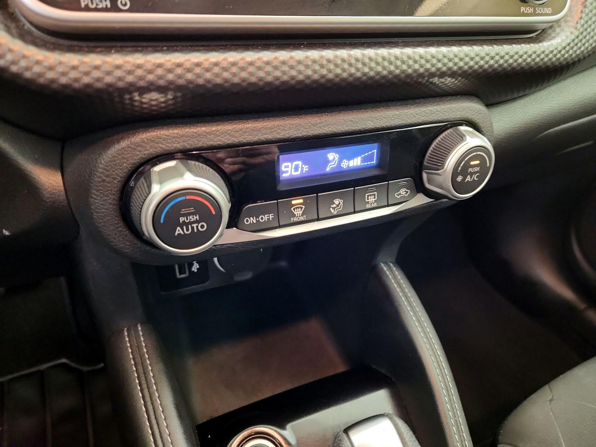 Thumbnail: 2019 Nissan Kicks - 16