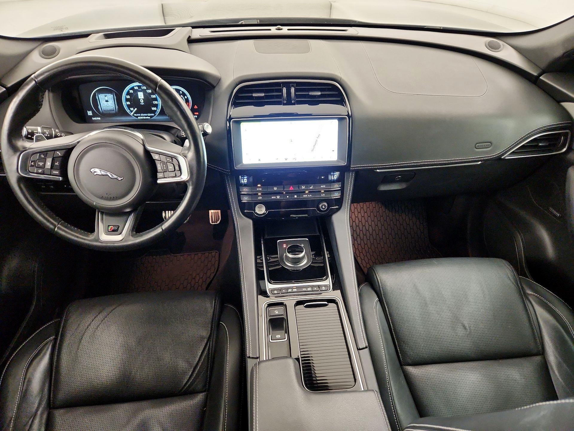 Thumbnail: 2018 Jaguar F-Pace - 9