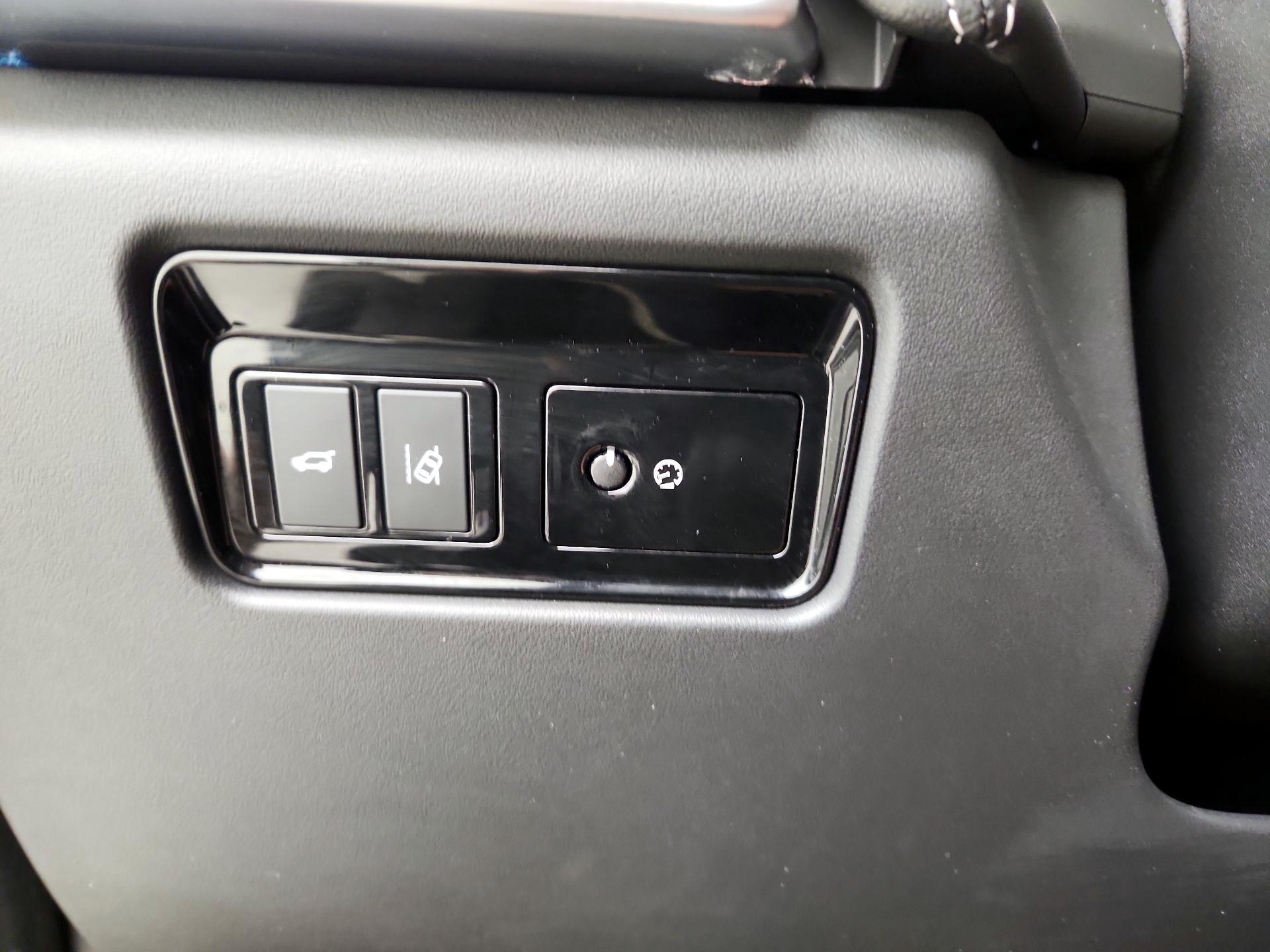 Thumbnail: 2018 Jaguar F-Pace - 13