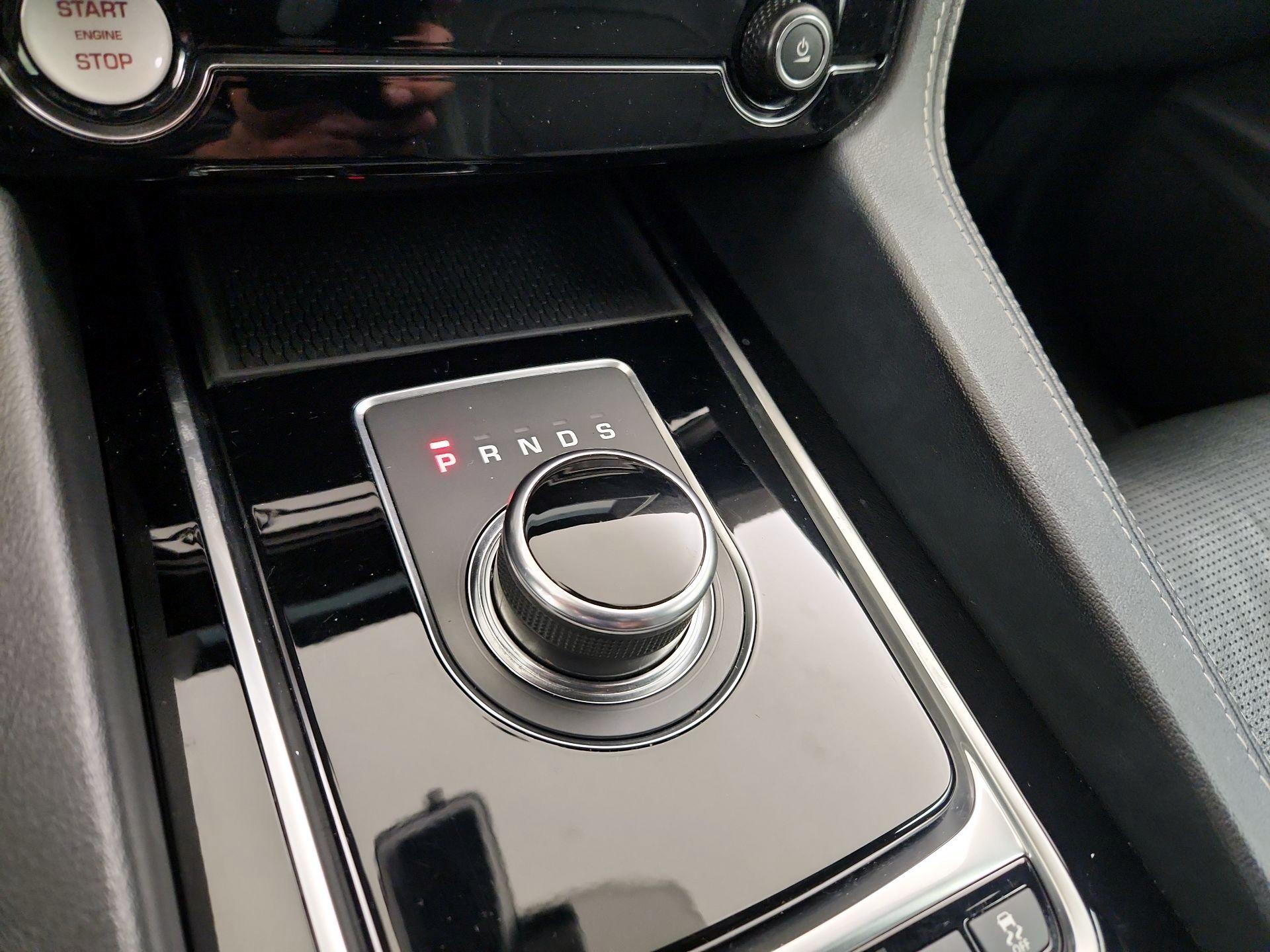 Thumbnail: 2018 Jaguar F-Pace - 18