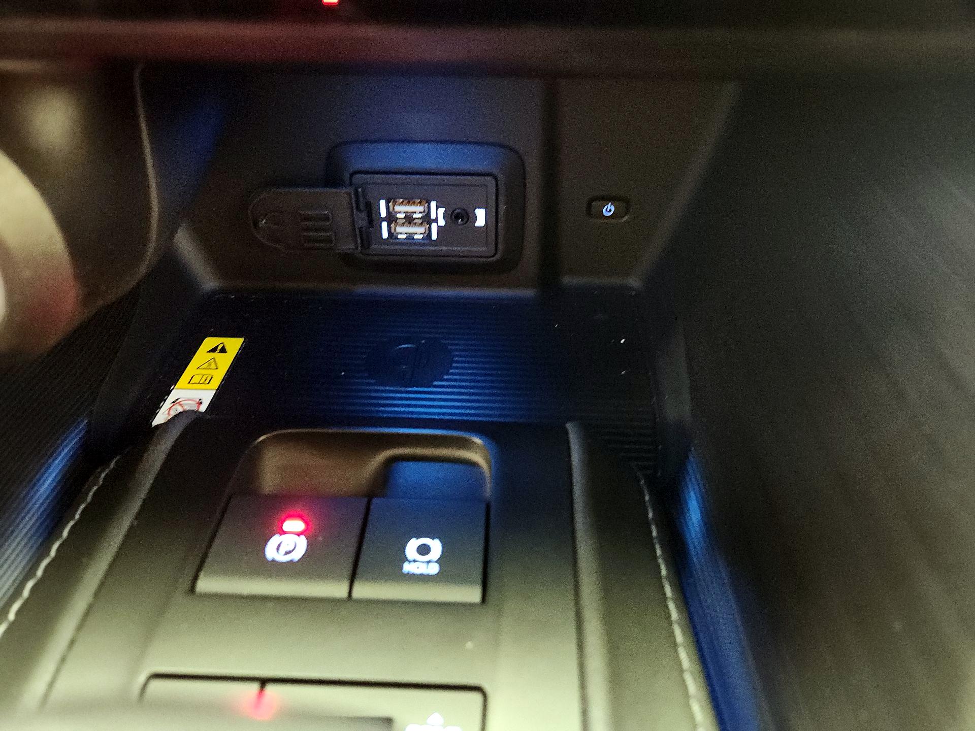 Thumbnail: 2021 Toyota Venza - 19