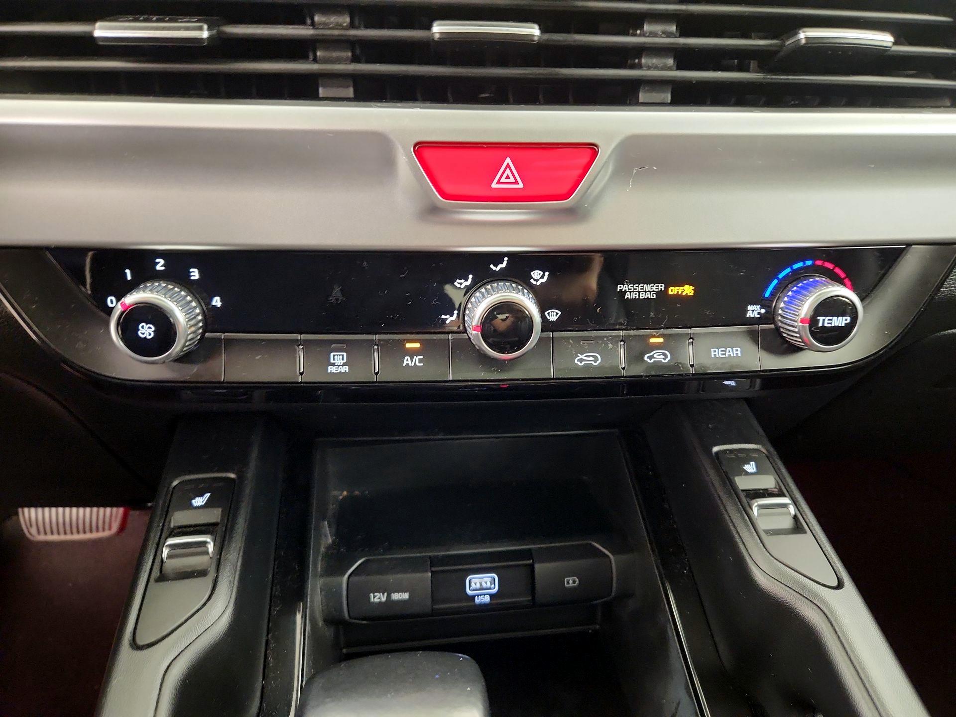 Thumbnail: 2021 Kia Telluride - 16