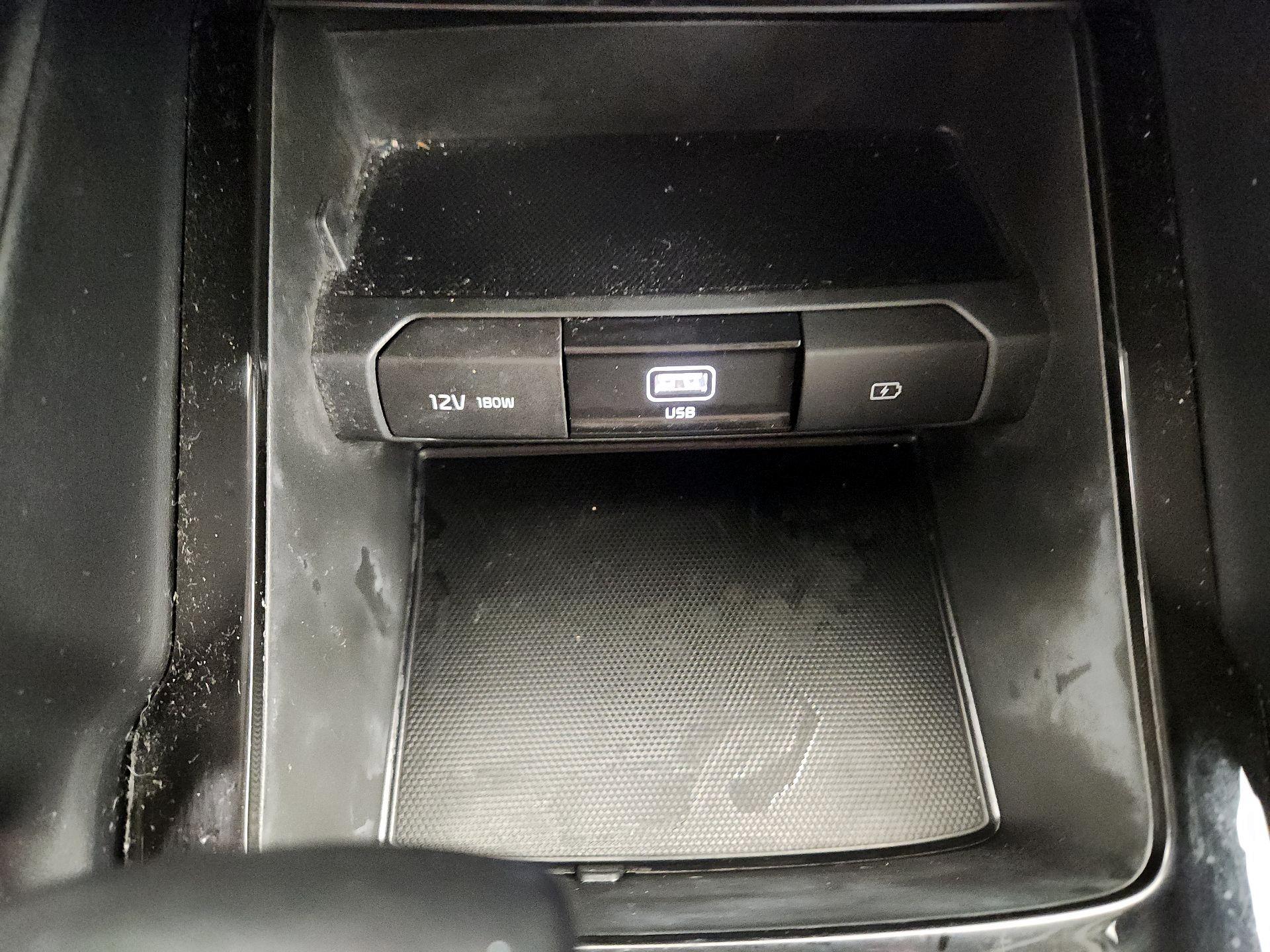 Thumbnail: 2021 Kia Telluride - 18