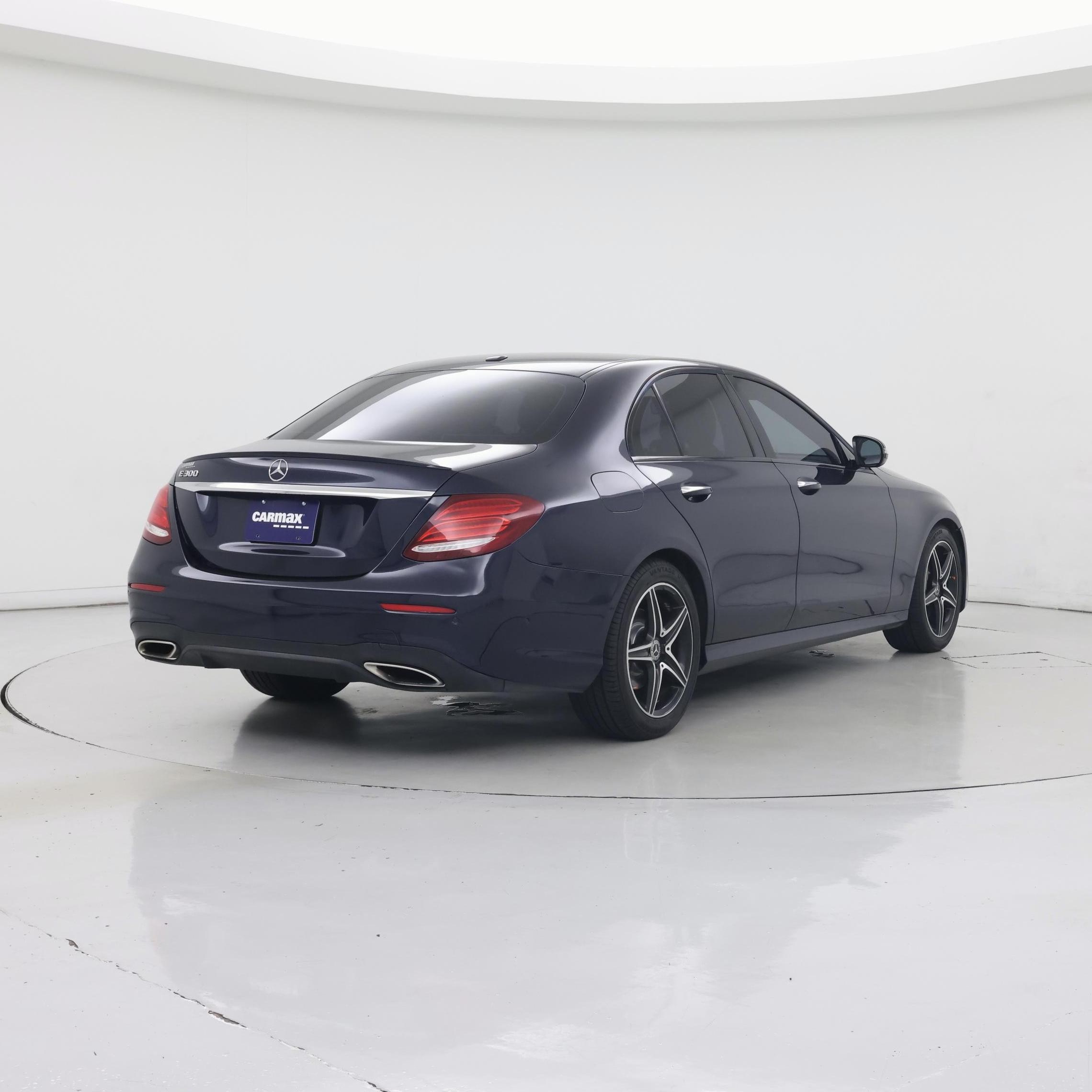 Thumbnail: 2018 Mercedes-Benz E-Class - 8