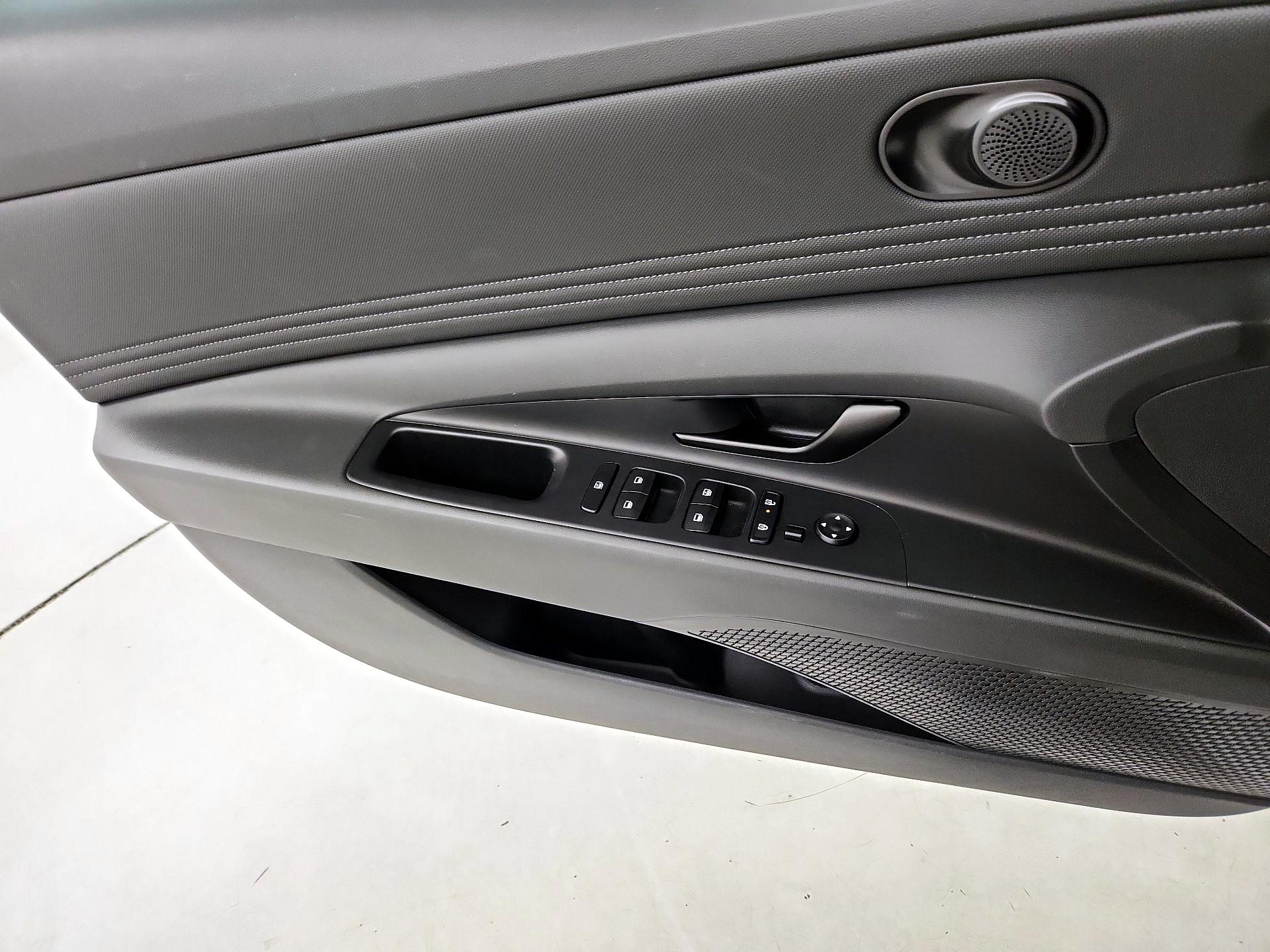 Thumbnail: 2025 Hyundai Elantra - 12