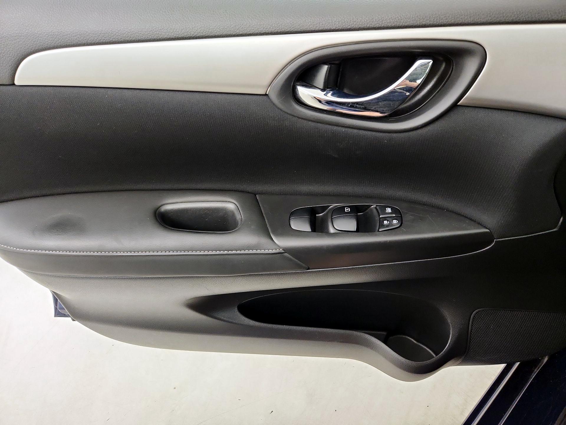 Thumbnail: 2019 Nissan Sentra - 12