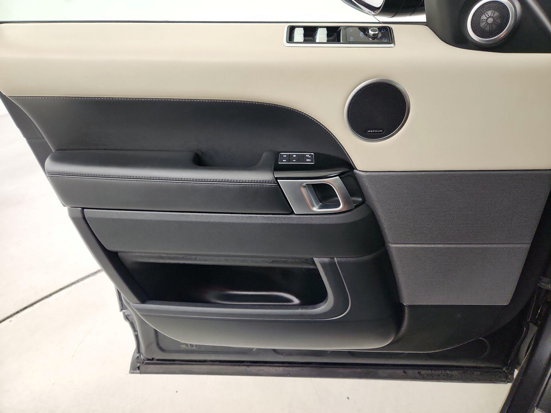 Thumbnail: 2020 Land Rover Range Rover Sport - 12