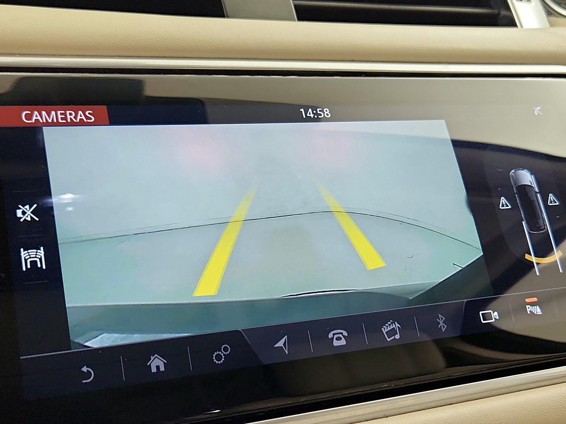 Thumbnail: 2020 Land Rover Range Rover Sport - 15