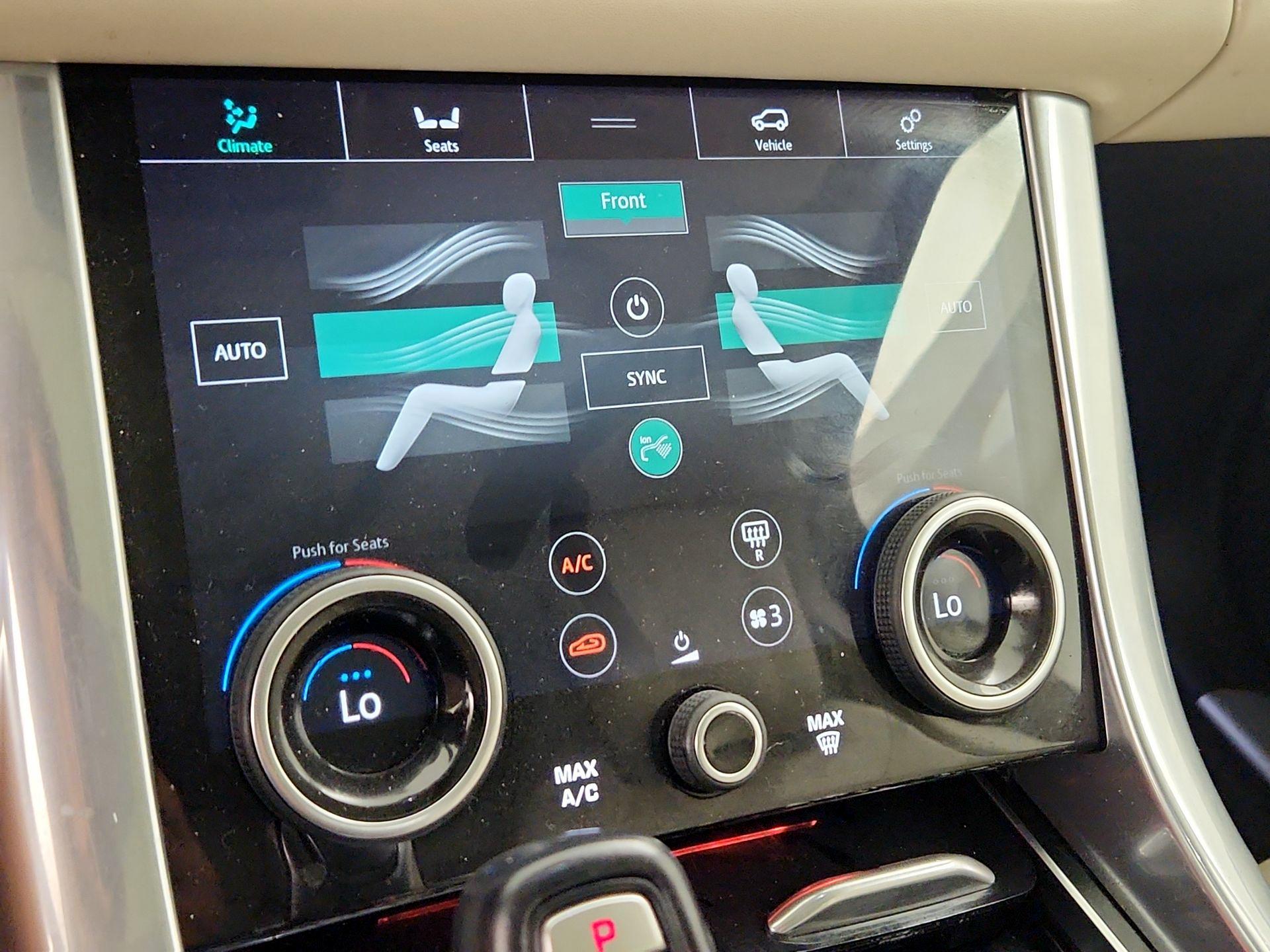 Thumbnail: 2020 Land Rover Range Rover Sport - 17