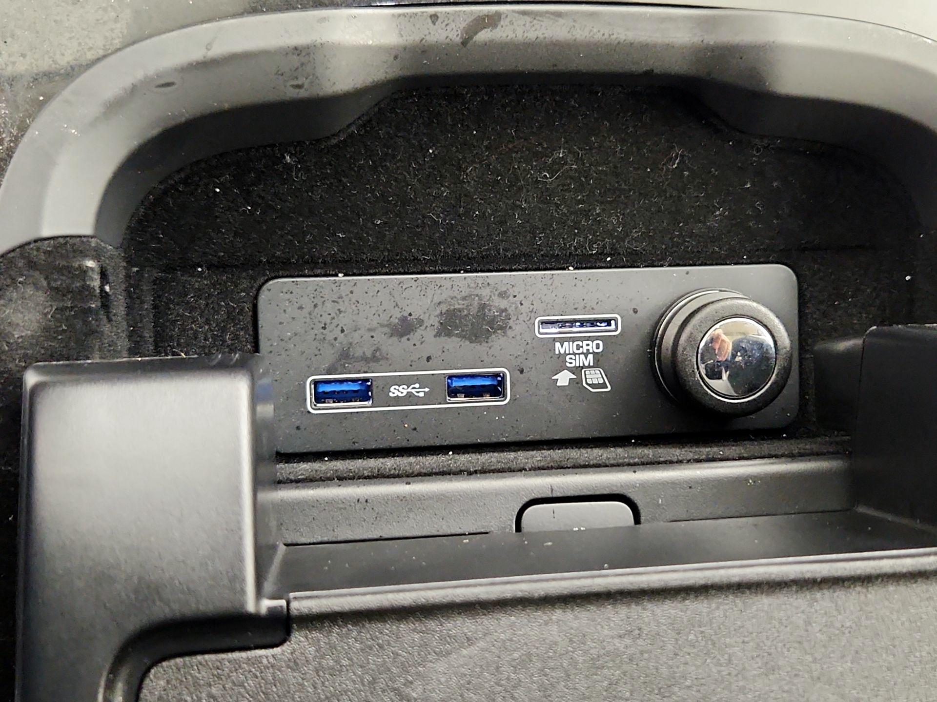 Thumbnail: 2020 Land Rover Range Rover Sport - 19