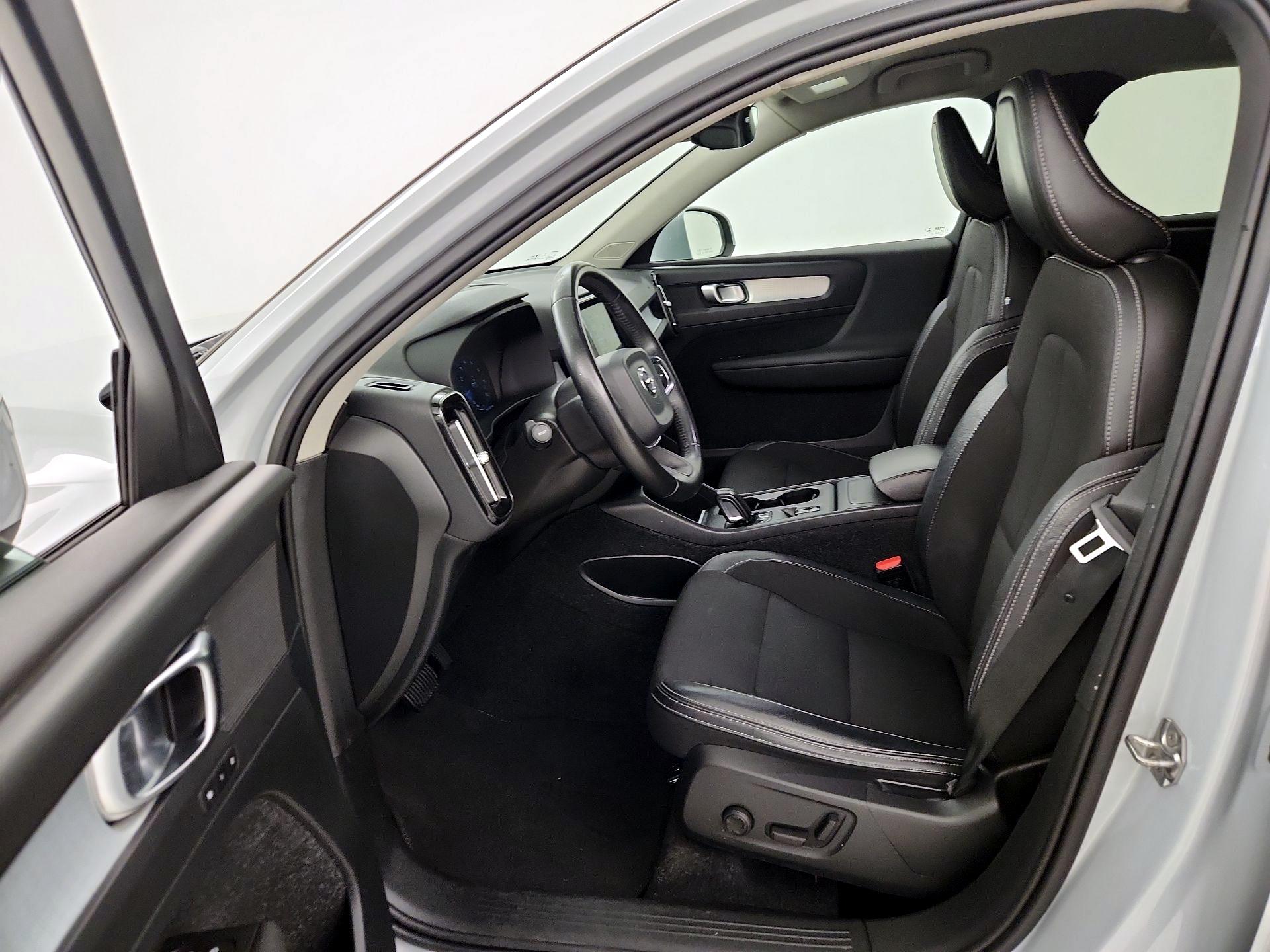 Thumbnail: 2020 Volvo XC40 - 11