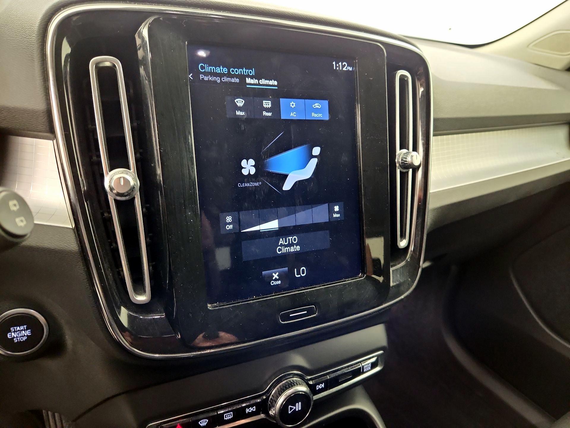 Thumbnail: 2020 Volvo XC40 - 16