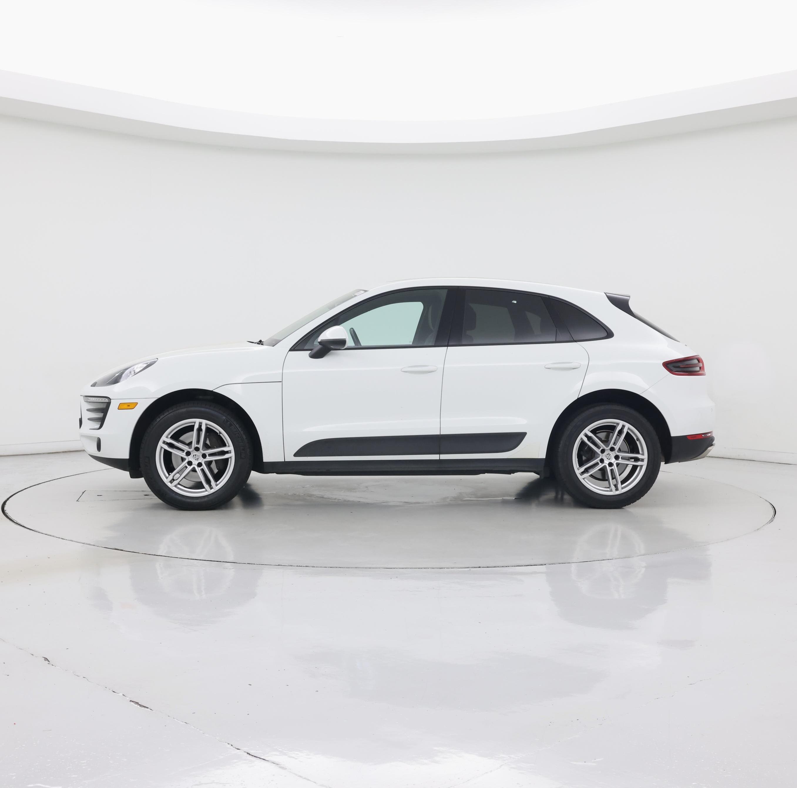 Thumbnail: 2018 Porsche Macan - 3