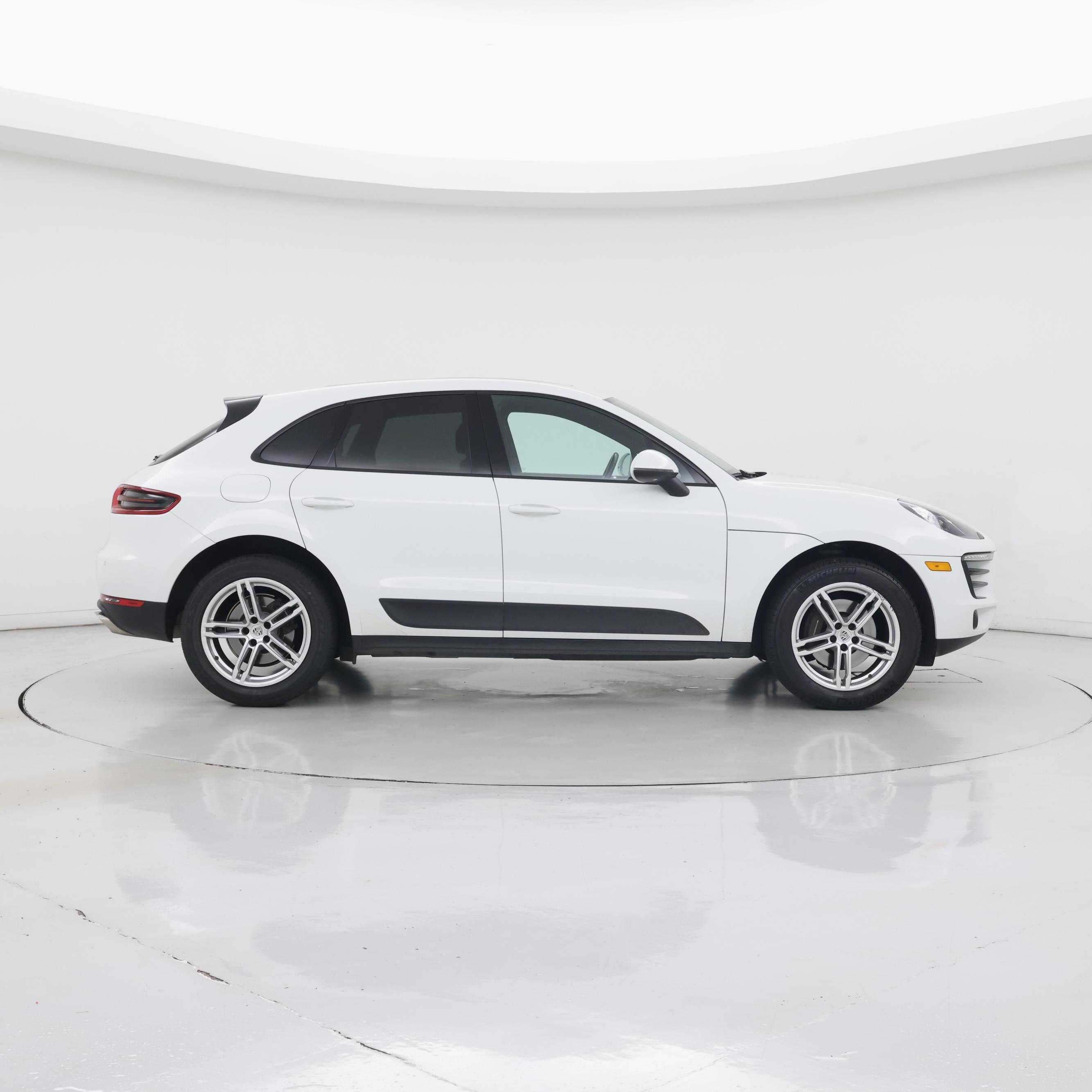 Thumbnail: 2018 Porsche Macan - 7