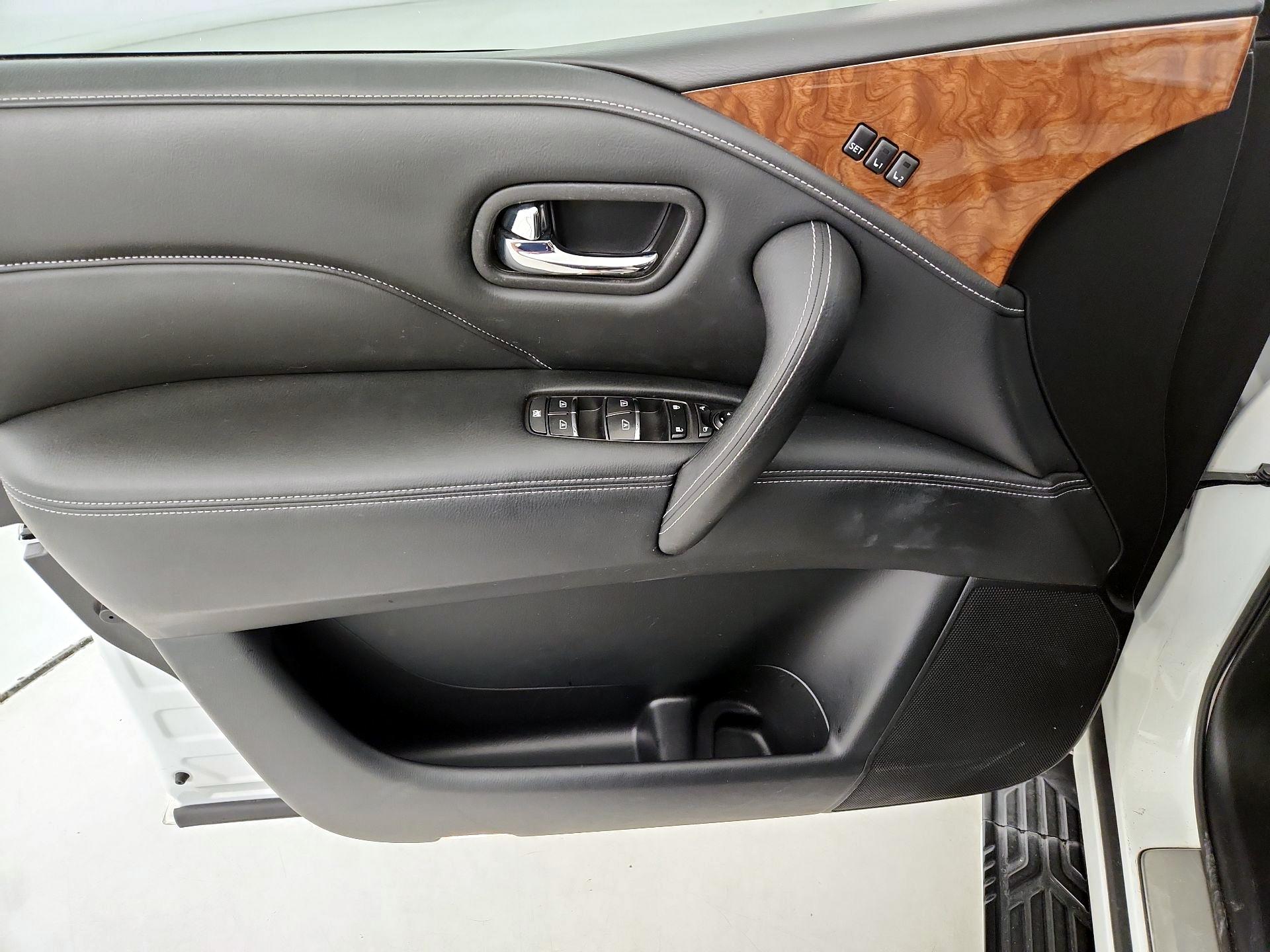 Thumbnail: 2019 INFINITI QX80 - 12