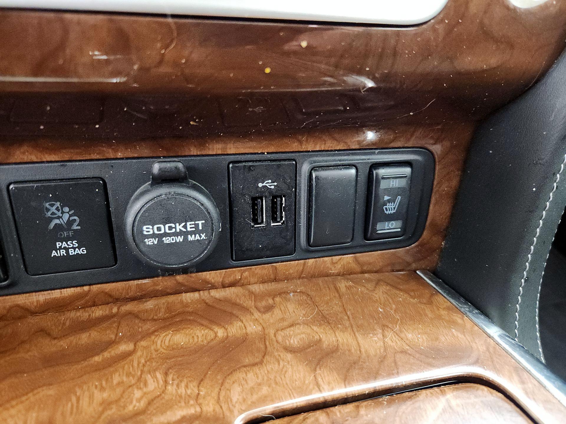 Thumbnail: 2019 INFINITI QX80 - 19