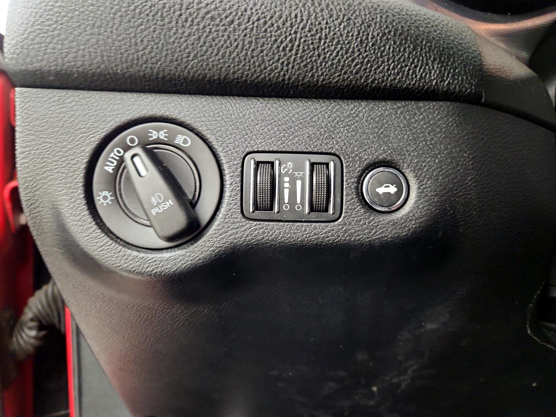 Thumbnail: 2016 Dodge Challenger - 13