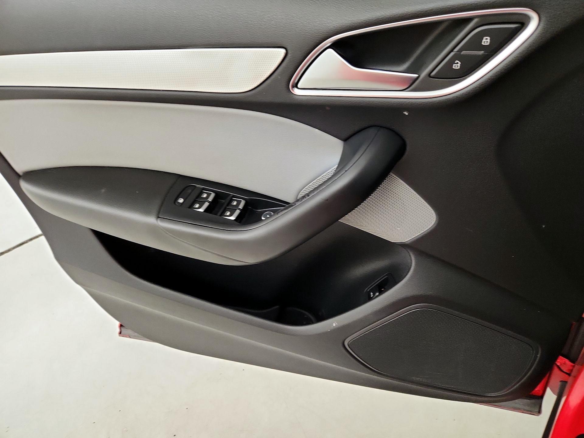 Thumbnail: 2016 Audi Q3 - 12