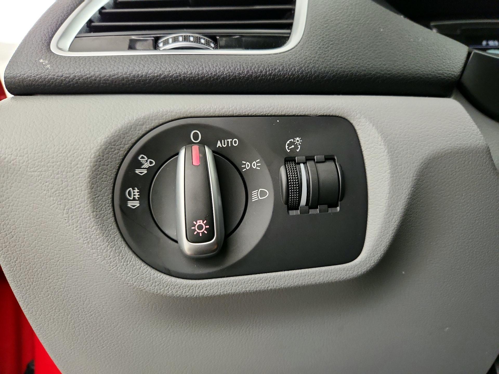 Thumbnail: 2016 Audi Q3 - 13